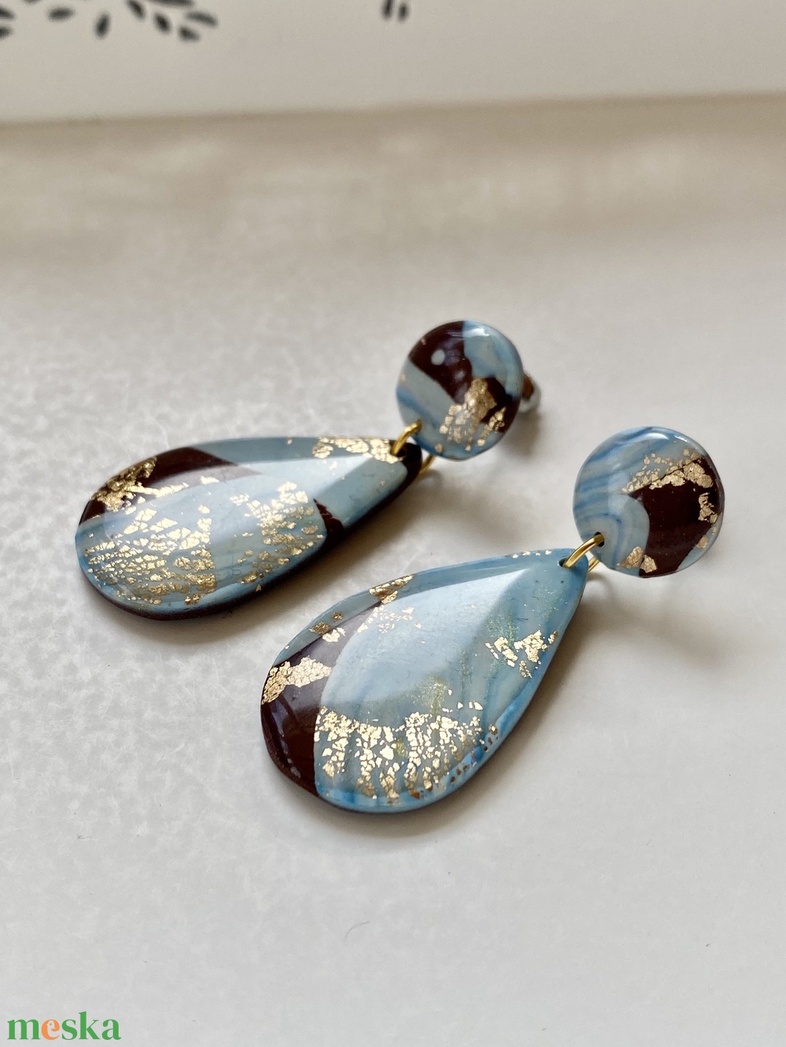 Barna/arany/kk csepp fülbevaló - ékszer - fülbevaló - lógós kerek fülbevaló - Meska.hu