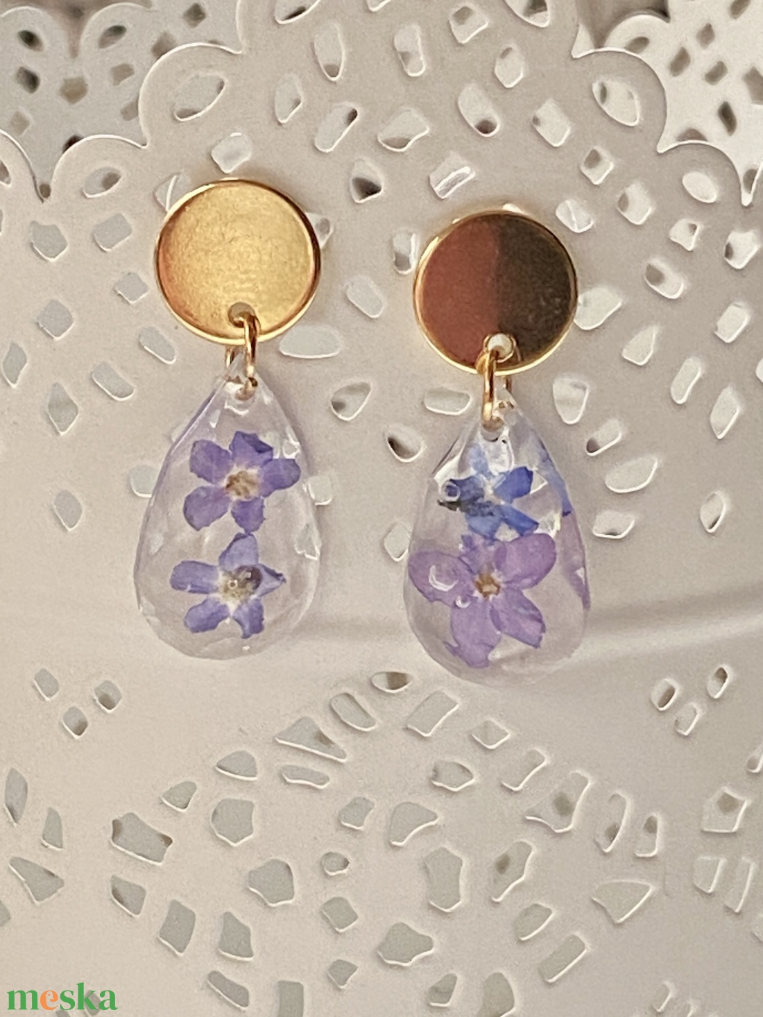 Nefelejcses kör és csepp forma,epoxi gyanta fülbevaló - ékszer - fülbevaló - lógó fülbevaló - Meska.hu