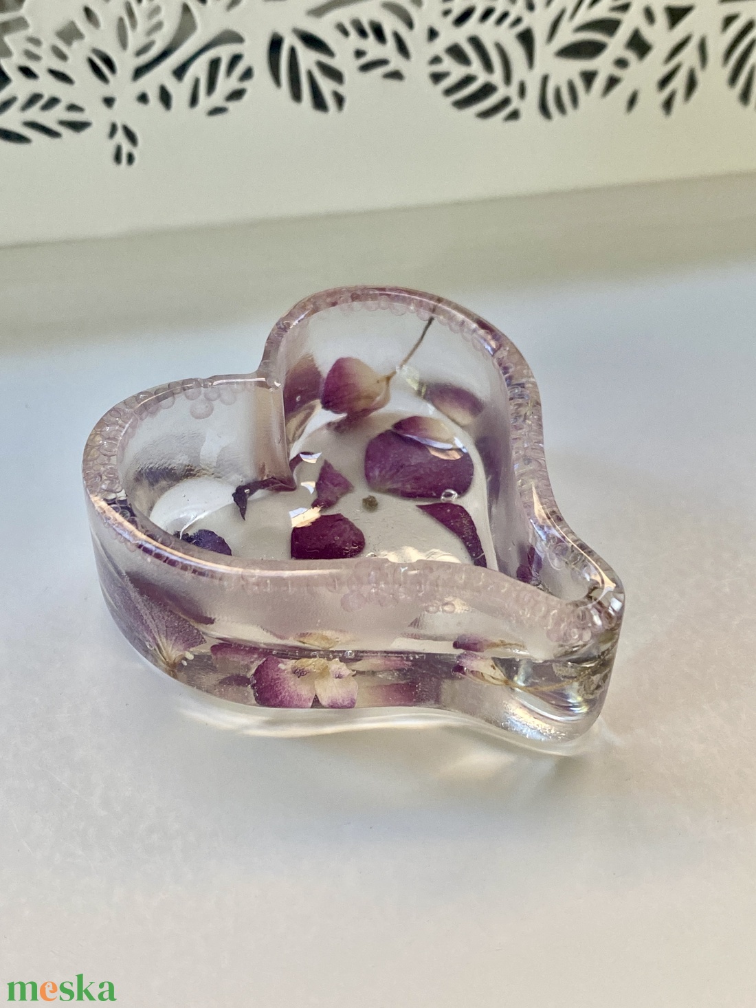 Szív alakú epoxi gyanta kszer tartó igazi virágokkal - ékszer - ékszertartó - ékszertartó tál - Meska.hu