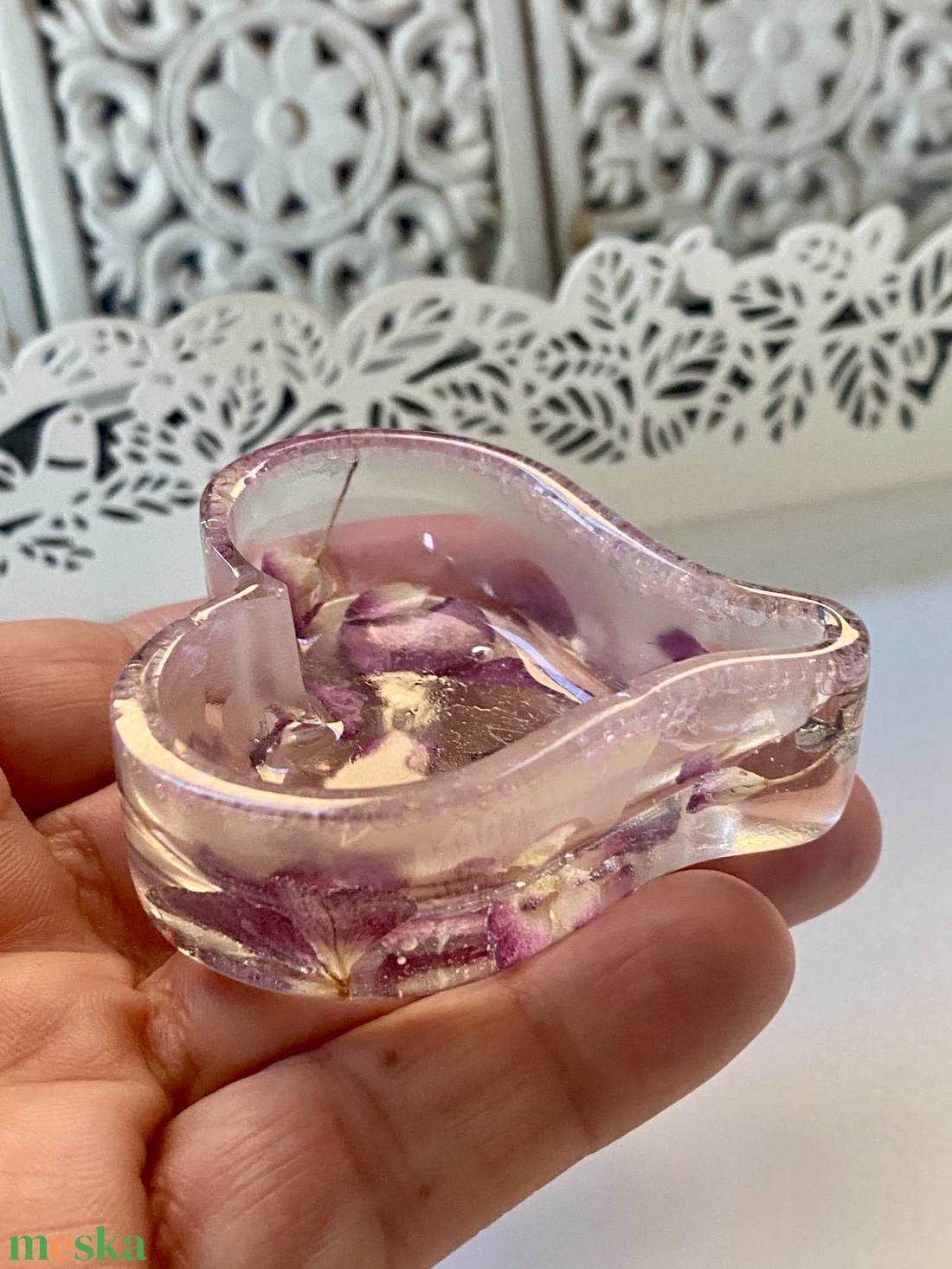 Szív alakú epoxi gyanta kszer tartó igazi virágokkal - ékszer - ékszertartó - ékszertartó tál - Meska.hu