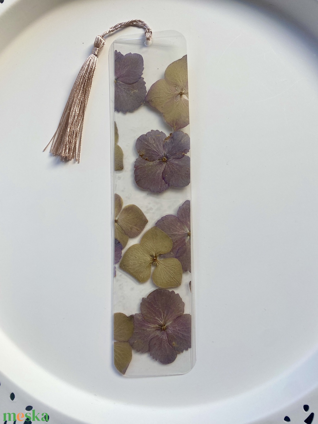 Igazi virágos könyvjelző,selyem zsínóros bojttal 13. - könyv & zene - könyvjelző - Meska.hu