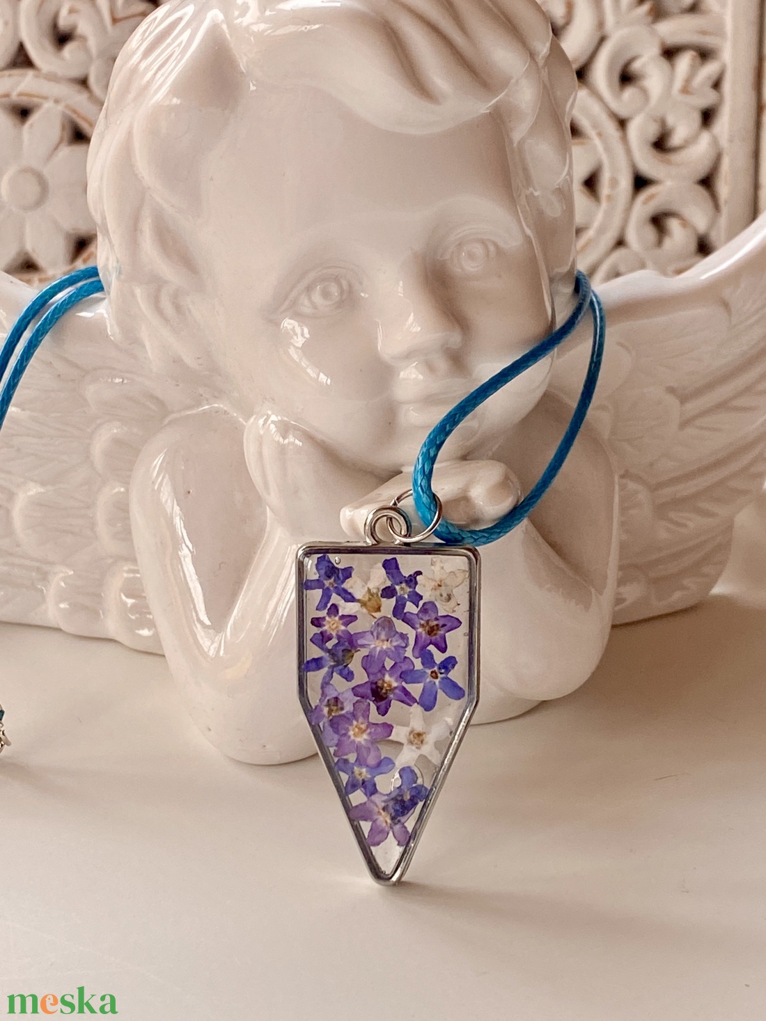 Nefelejcsek-fém keretes epoxi gyanta medál - ékszer - nyaklánc - medálos nyaklánc - Meska.hu