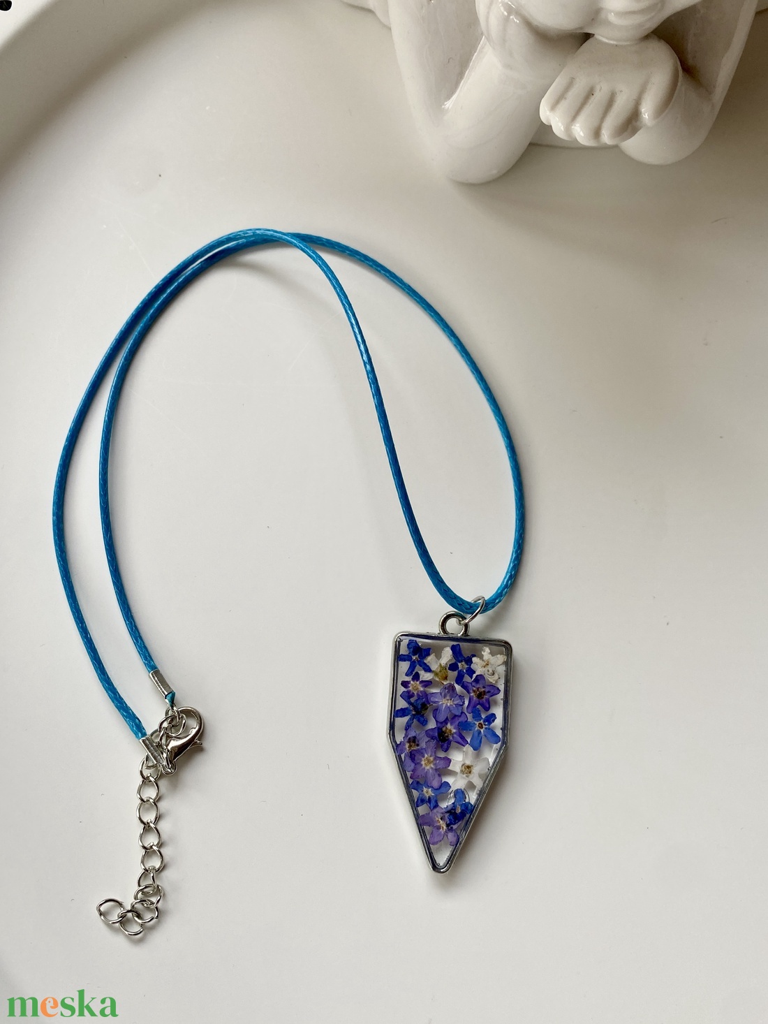 Nefelejcsek-fém keretes epoxi gyanta medál - ékszer - nyaklánc - medálos nyaklánc - Meska.hu