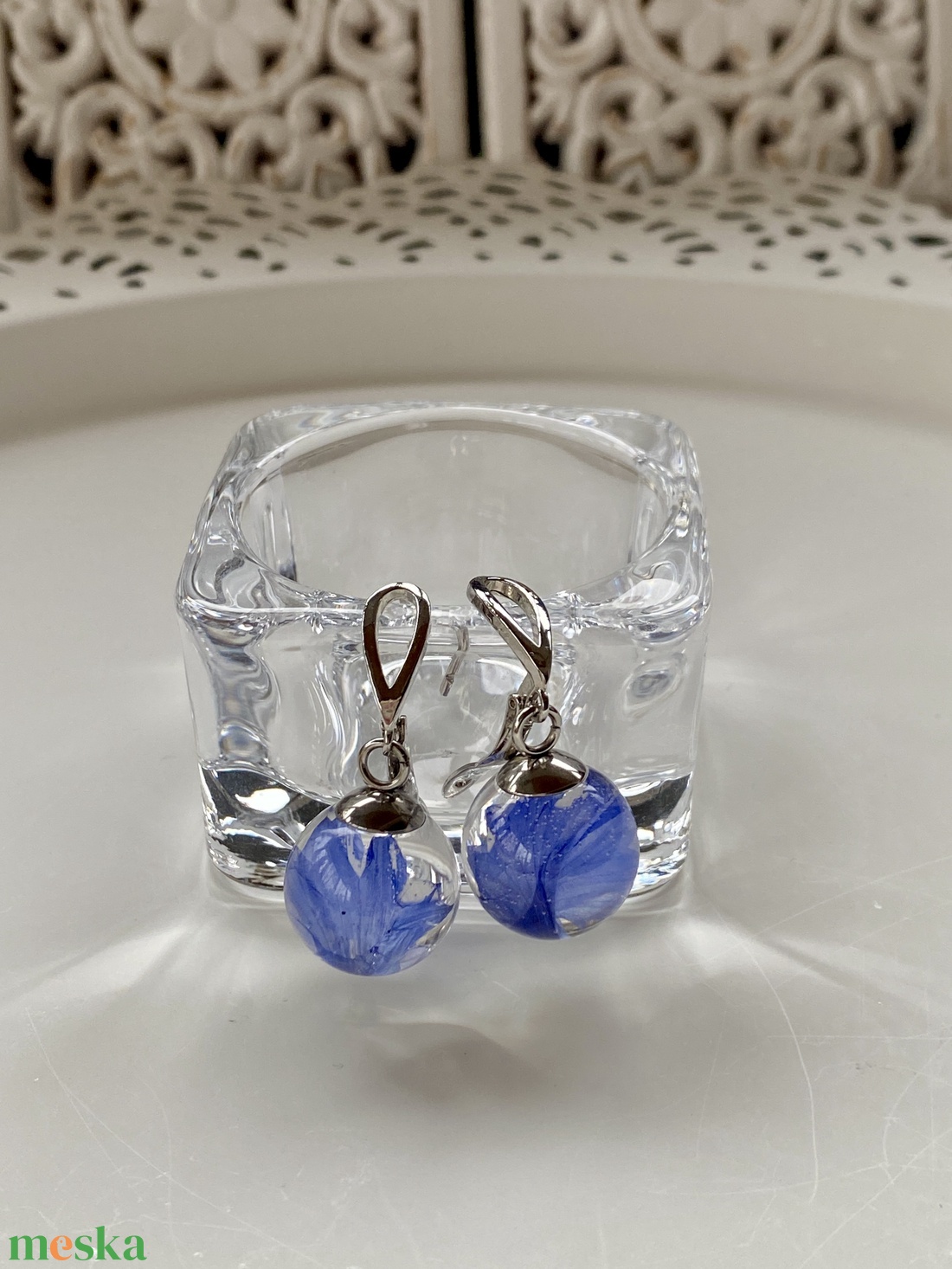 Búzavirágok,gömb-műgyanta,ezüst fülbevaló - ékszer - fülbevaló - lógó csepp fülbevaló - Meska.hu