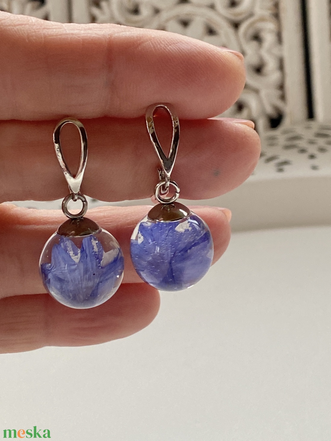 Búzavirágok,gömb-műgyanta,ezüst fülbevaló - ékszer - fülbevaló - lógó csepp fülbevaló - Meska.hu