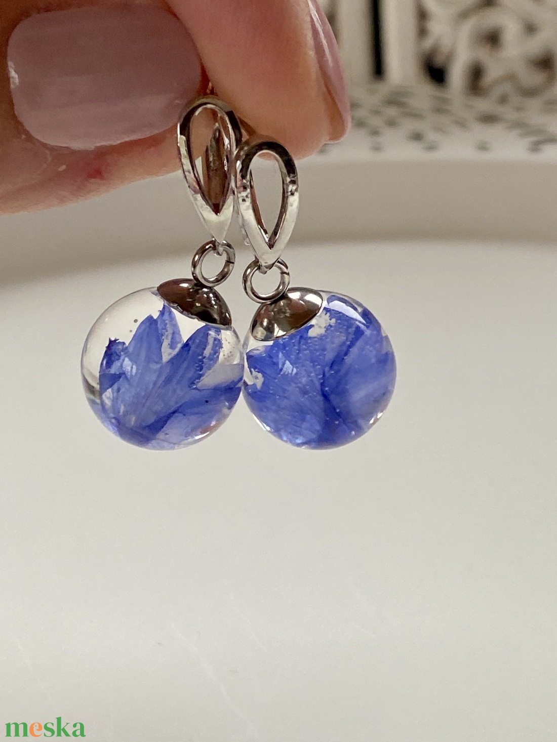 Búzavirágok,gömb-műgyanta,ezüst fülbevaló - ékszer - fülbevaló - lógó csepp fülbevaló - Meska.hu