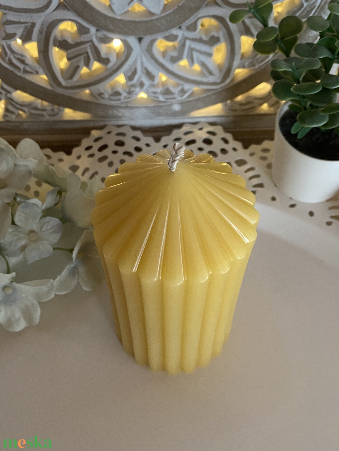 Méhviasz gyertya- Csúcsos bordás nagy henger  - esküvő - dekoráció - gyertya & gyertyatartó - Meska.hu