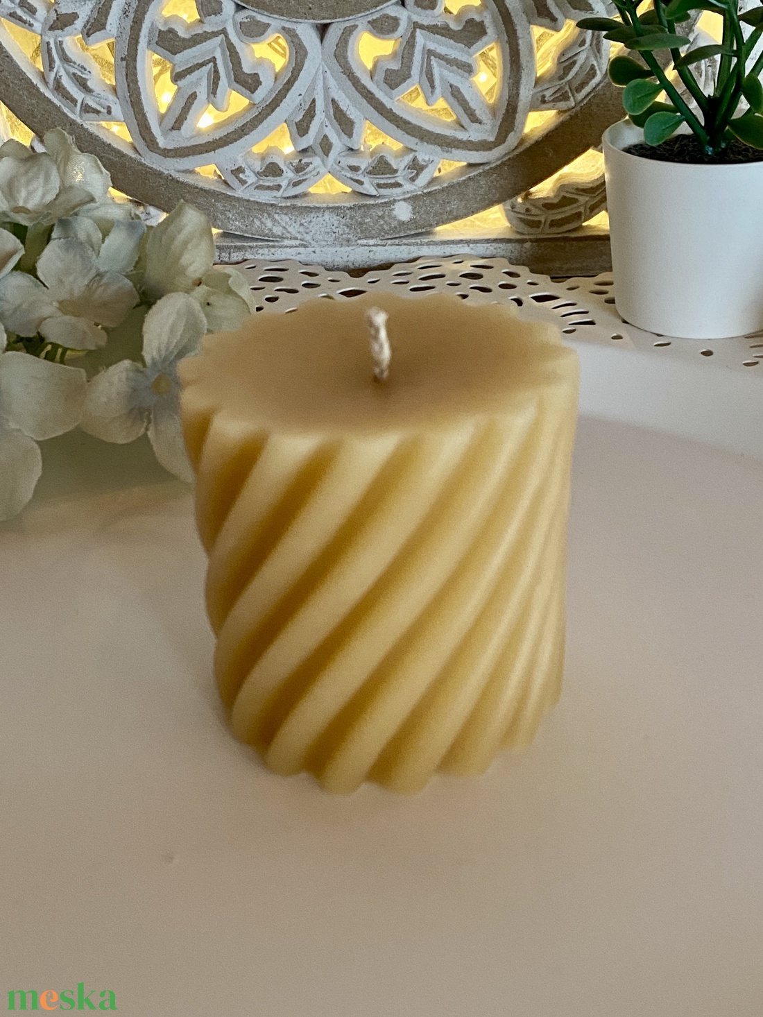 Méhviasz gyertya-csavart bordás henger 1. - esküvő - dekoráció - gyertya & gyertyatartó - Meska.hu