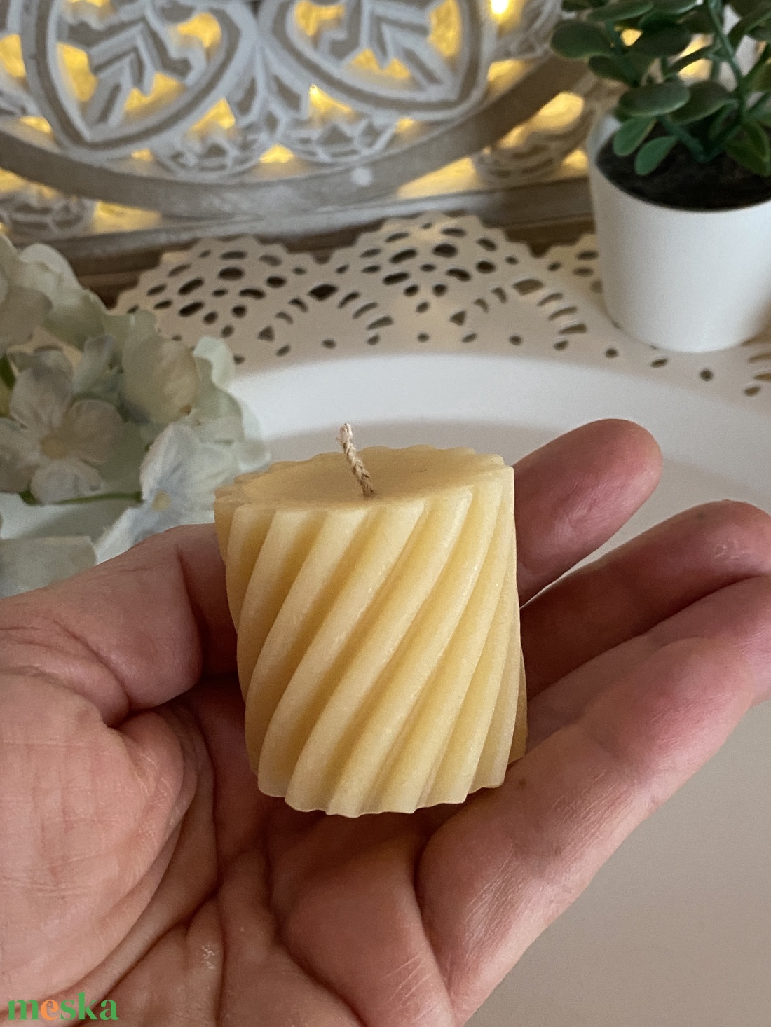 Méhviasz gyertya-csavart bordás henger 2. - esküvő - dekoráció - gyertya & gyertyatartó - Meska.hu