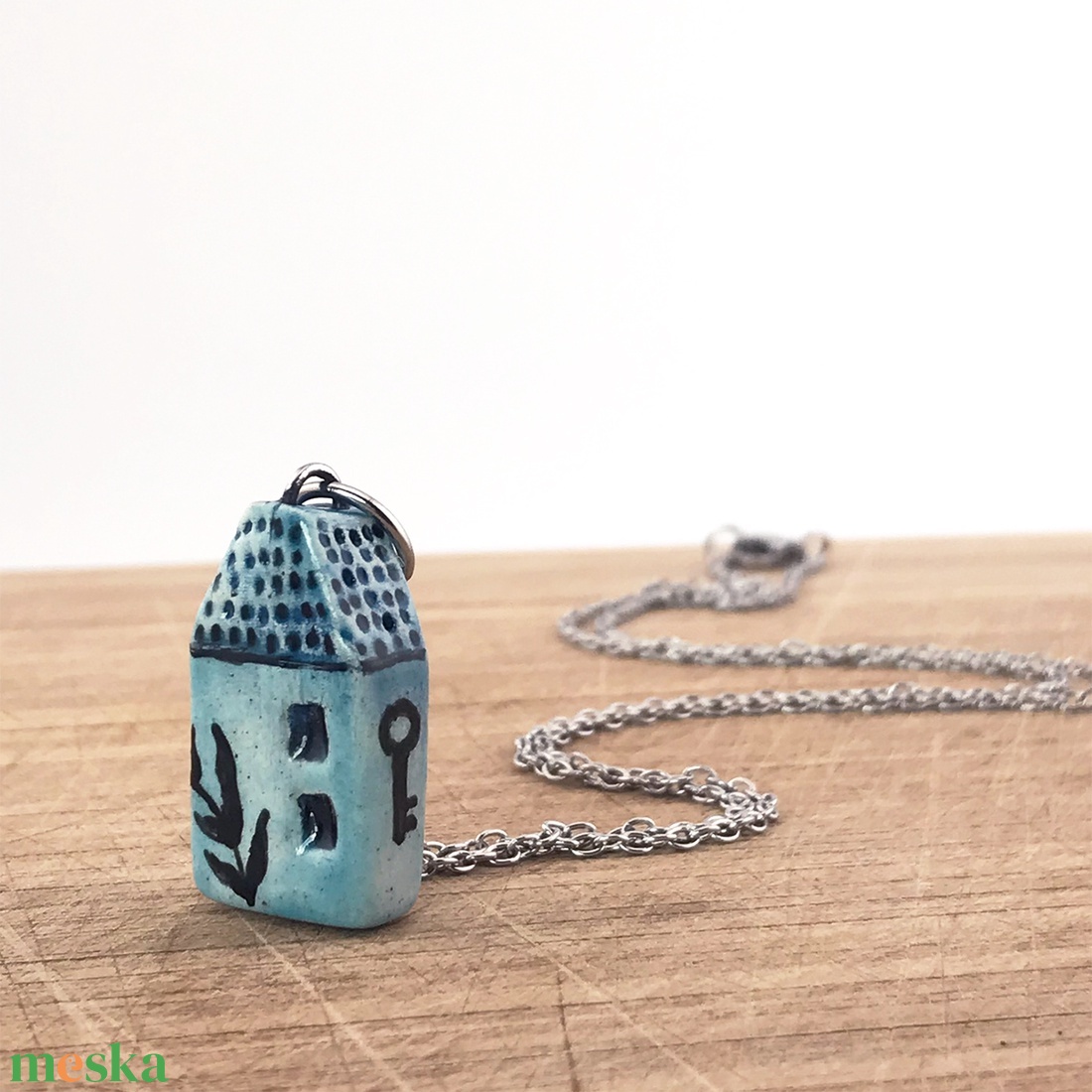 Mini házikó III. - kerámia medál nemesacél láncon - ékszer - nyaklánc - medálos nyaklánc - Meska.hu Mini házikó III. - kerámia medál nemesacél láncon - ékszer - nyaklánc - medálos nyaklánc - Meska.hu