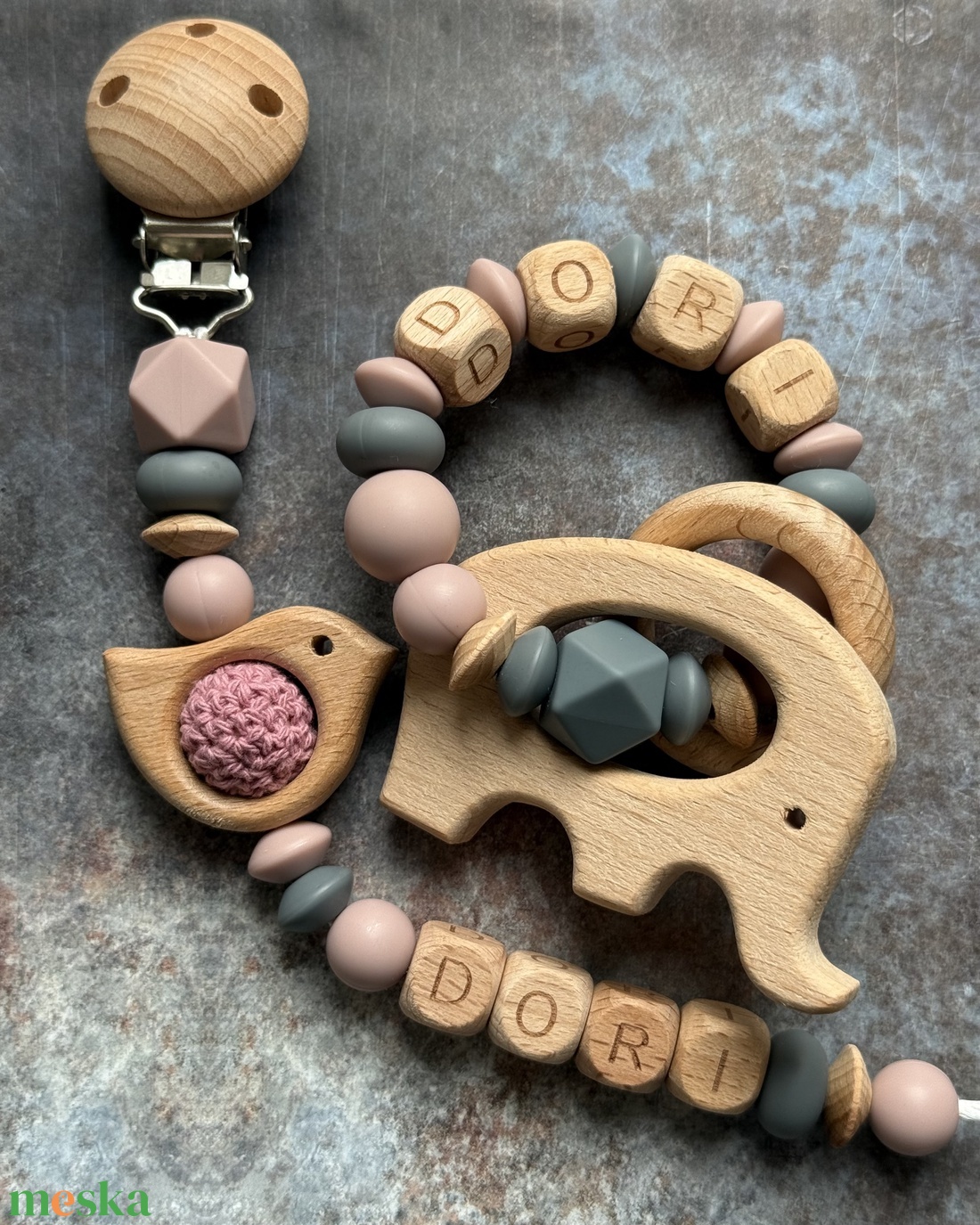 BABABOX #03 Csörgő rágóka  és cumilánc Mályva - Antracit - baba - mama - baba játékok - rágóka - Meska.hu