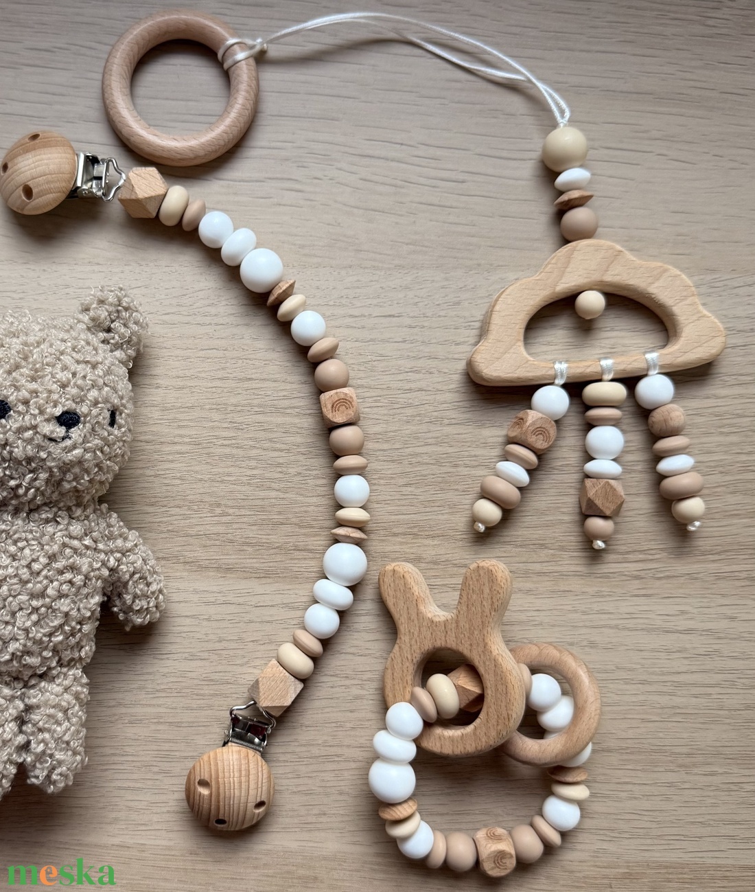 BABABOX #07 Csörgő rágóka, Álmok Őrzője és Kiskedvenc védelmező - Bézs - Fehér - Karamell - baba - mama - baba játékok - rágóka - Meska.hu