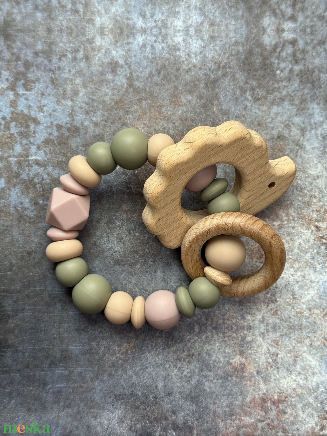 Csörgő rágóka # 20 Karamell - Olíva - Rózsagyökér  - baba - mama - baba játékok - rágóka - Meska.hu