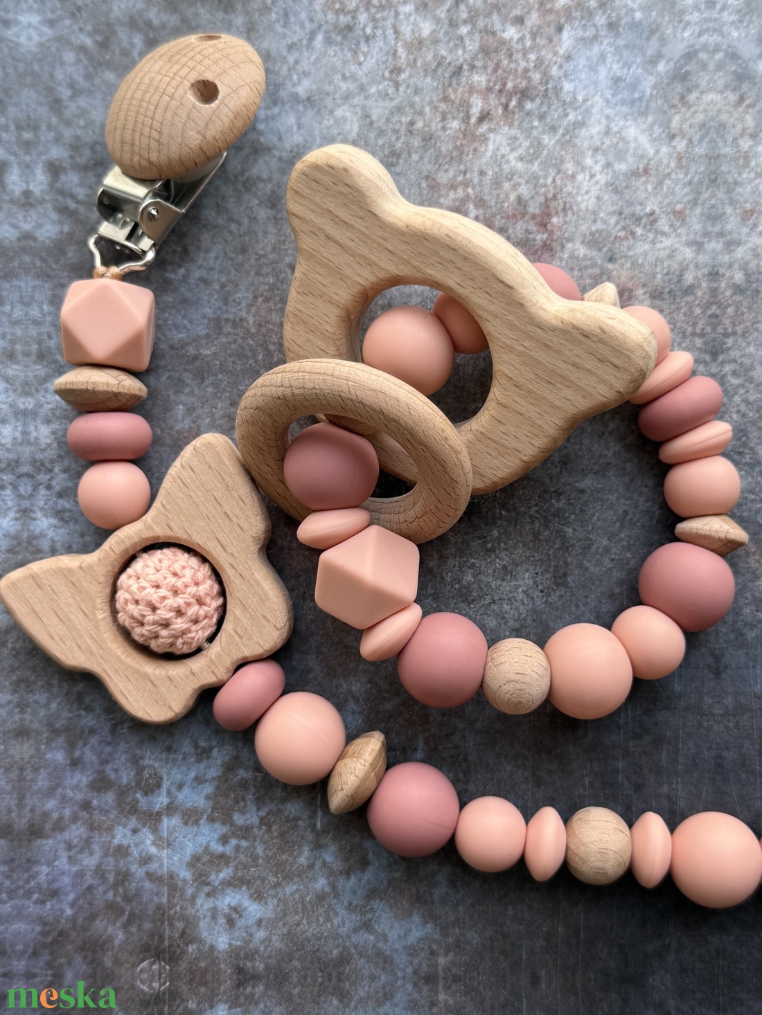 BABABOX készletről rozé és barack csörgő rágóka és cumilánc - baba - mama - baba játékok - rágóka - Meska.hu