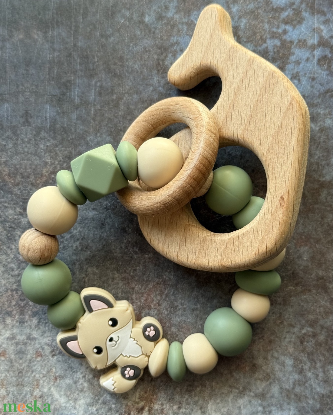 Csörgő rágóka #34 zsálya bézs - baba - mama - baba játékok - rágóka - Meska.hu