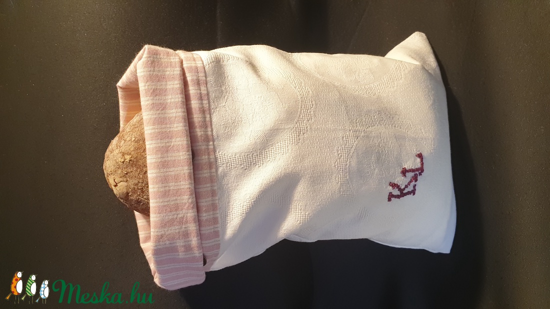 Egyedi vintage kenyérzsák, monogramos textil zsák, fehérnemű zsák, hímzett gombos zsák - otthon & életmód - konyhafelszerelés, tálalás - Meska.hu Egyedi vintage kenyérzsák, monogramos textil zsák, fehérnemű zsák, hímzett gombos zsák - otthon & életmód - konyhafelszerelés, tálalás - Meska.hu
