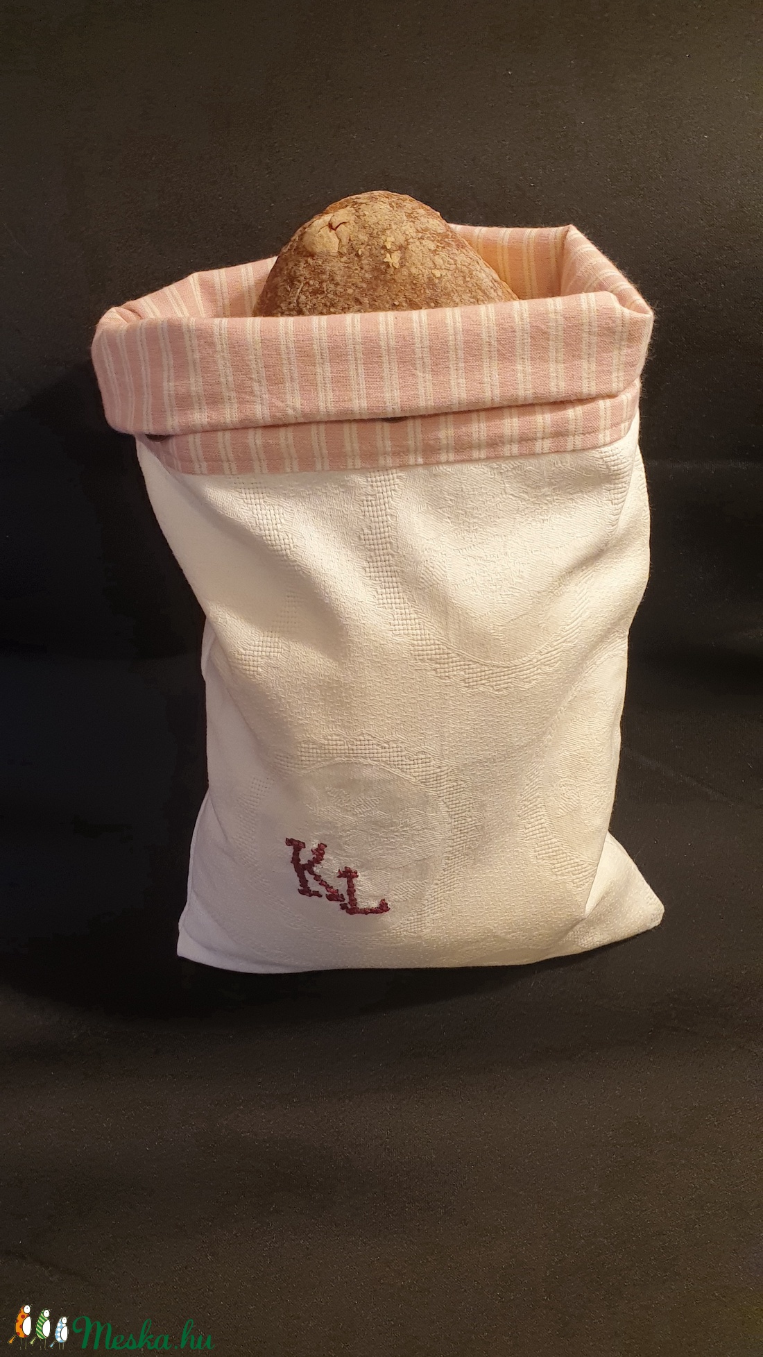 Egyedi vintage kenyérzsák, monogramos textil zsák, fehérnemű zsák, hímzett gombos zsák - otthon & életmód - konyhafelszerelés, tálalás - Meska.hu Egyedi vintage kenyérzsák, monogramos textil zsák, fehérnemű zsák, hímzett gombos zsák - otthon & életmód - konyhafelszerelés, tálalás - Meska.hu