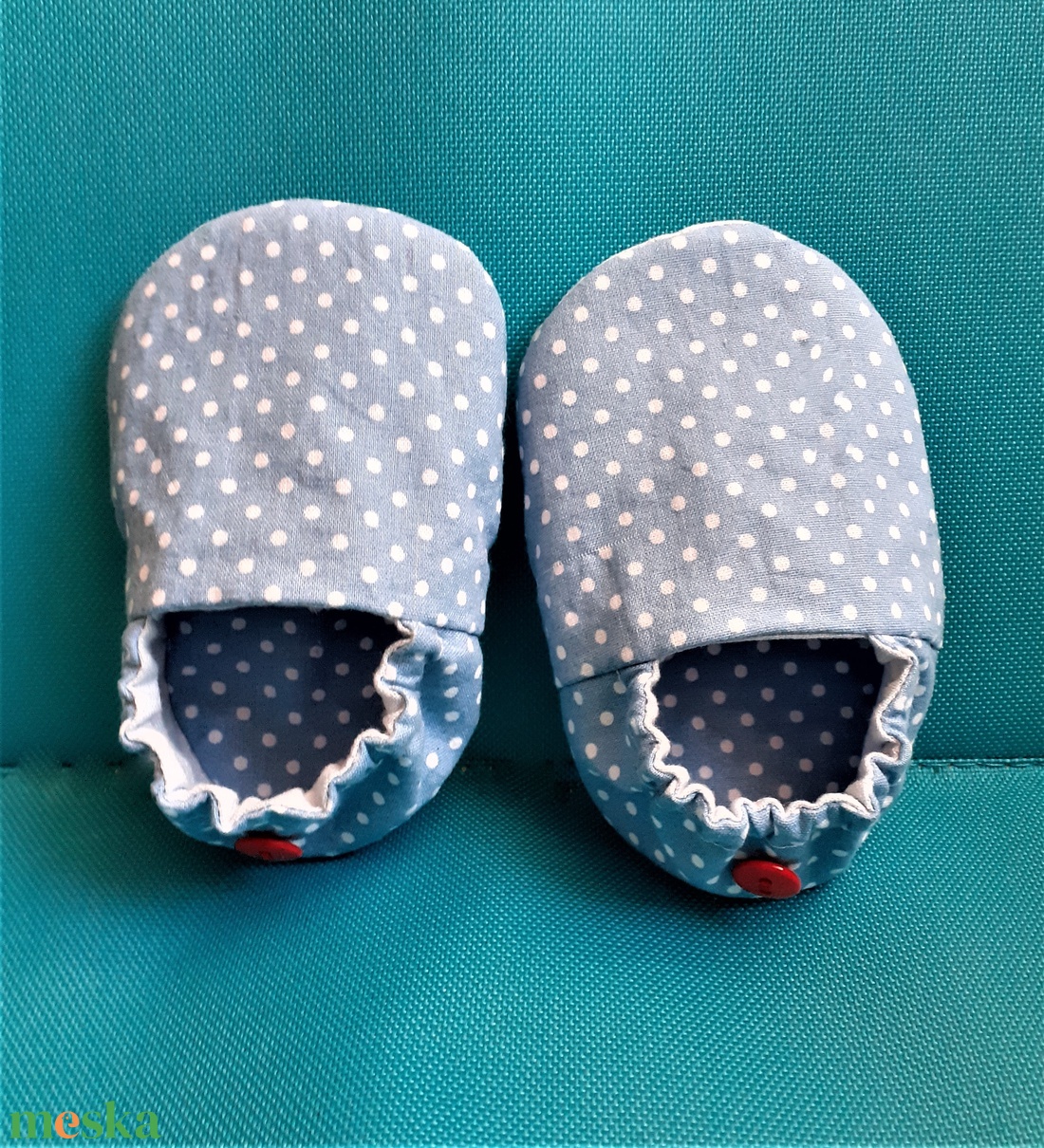  Textil babacipő, kocsicipő, mintás bébicipő, 2 oldalas kék pöttyös babacipő - játék & sport - baba & babaház - babaruha, babakellék - Meska.hu