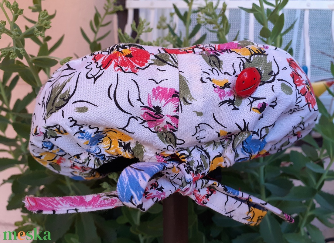 Nyári vintage nyereghuzat, virágos textil kerékpárhuzat katicabogárral - játék & sport - sport és kikapcsolódás - kerékpározás - nyereghuzat - Meska.hu