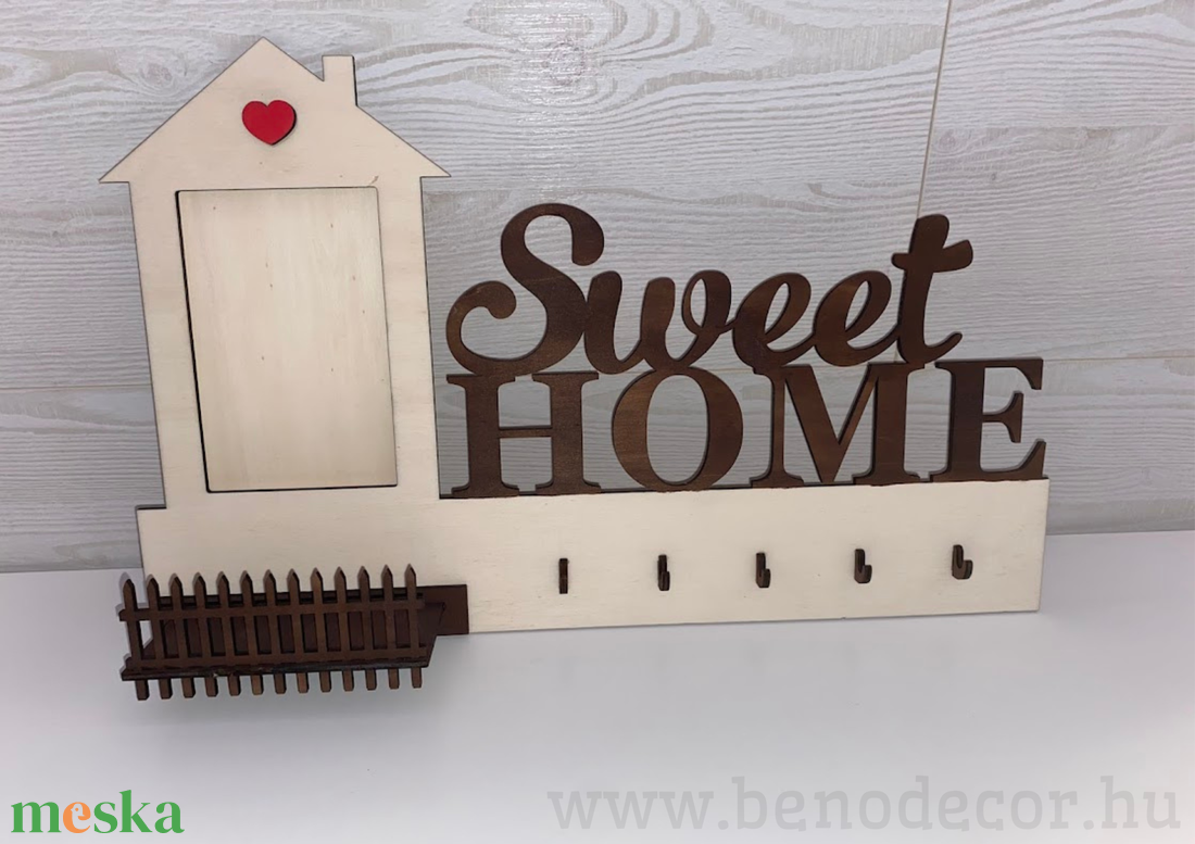 Sweet Home fali kulcstartó fényképtartóval házikós fali dekor - otthon & életmód - dekoráció - fali és függő dekoráció - fali kulcstartó - Meska.hu Sweet Home fali kulcstartó fényképtartóval házikós fali dekor - otthon & életmód - dekoráció - fali és függő dekoráció - fali kulcstartó - Meska.hu
