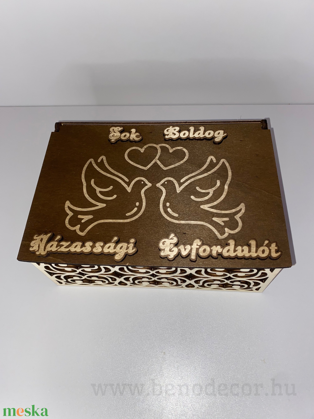 Fa ajándékdoboz házassági évfordulóra gravírozott galamb mintával - otthon & életmód - dekoráció - asztal és polc dekoráció - díszdoboz - Meska.hu Fa ajándékdoboz házassági évfordulóra gravírozott galamb mintával - otthon & életmód - dekoráció - asztal és polc dekoráció - díszdoboz - Meska.hu