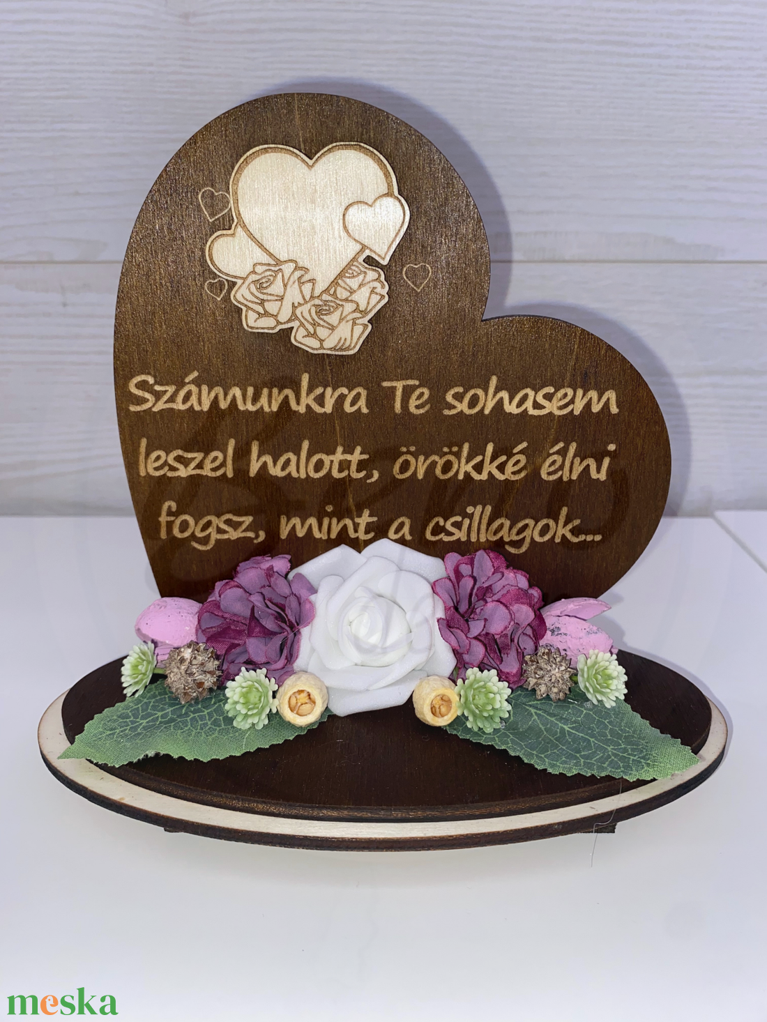 Kegyeleti szív dísz  Számunkra Te sohasem leszel halott fehér-lila virágokkal - otthon & életmód - vallás - temetkezési tárgy - Meska.hu