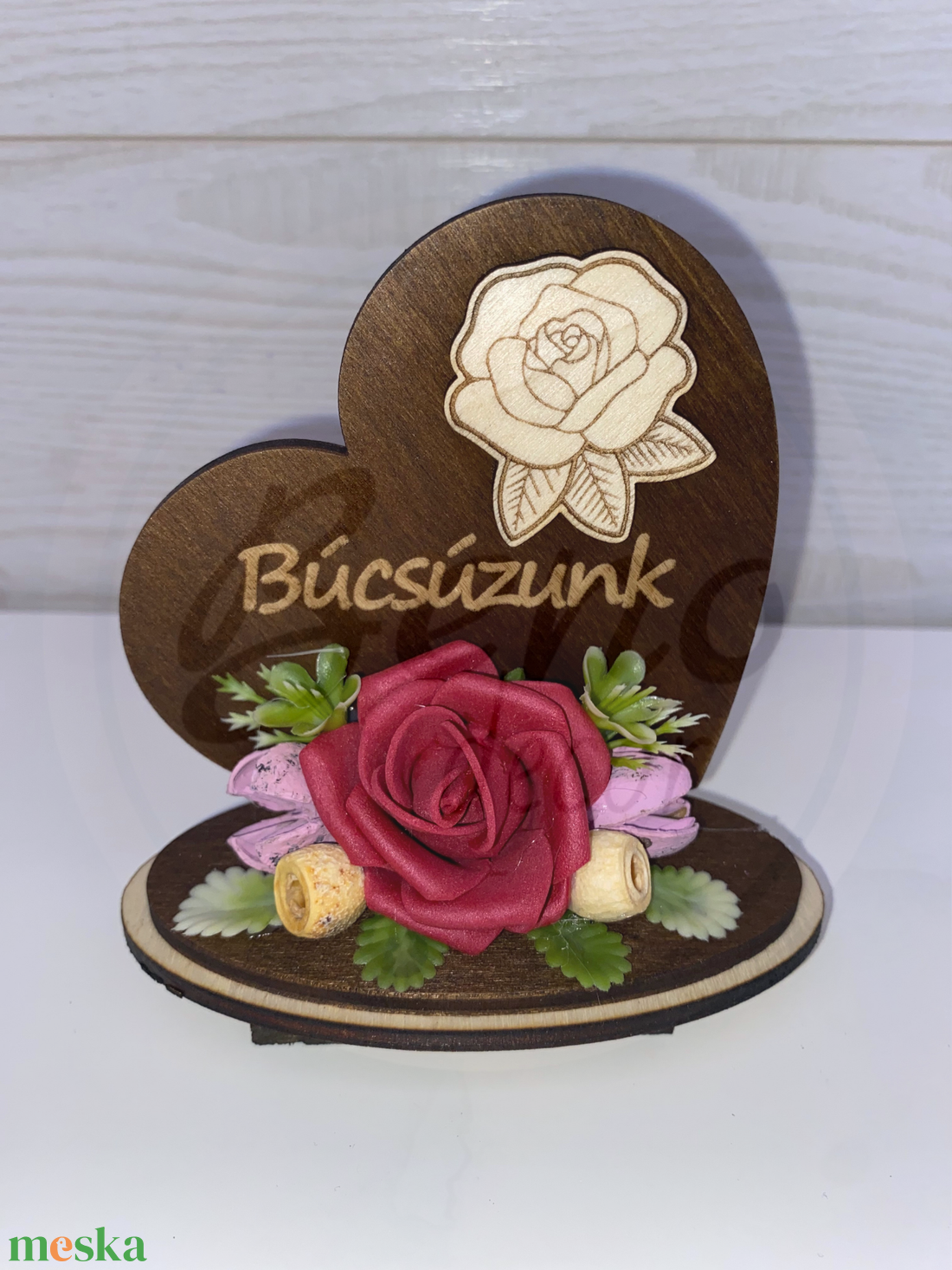 Szív alakú Búcsúzunk fa emlékdísz bordó virággal - otthon & életmód - vallás - temetkezési tárgy - sírdísz, kegyeleti dísz - Meska.hu