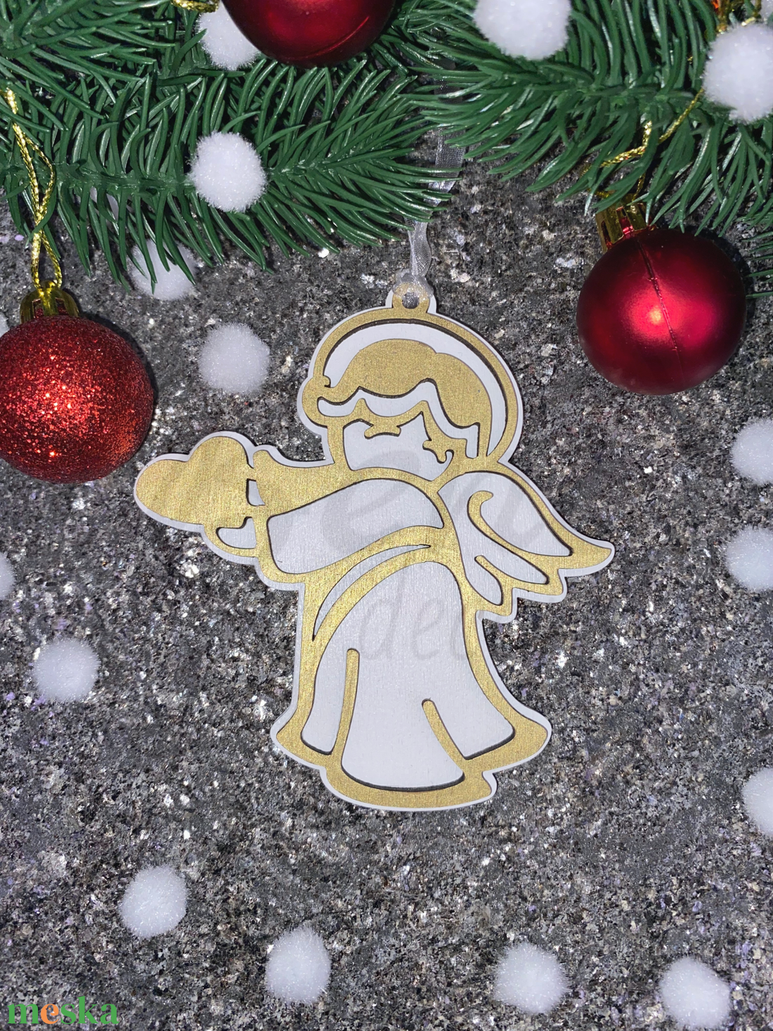 Arany szívet tartó angyal karácsonyfadísz  - karácsony - karácsonyi lakásdekoráció - karácsonyfadíszek - Meska.hu