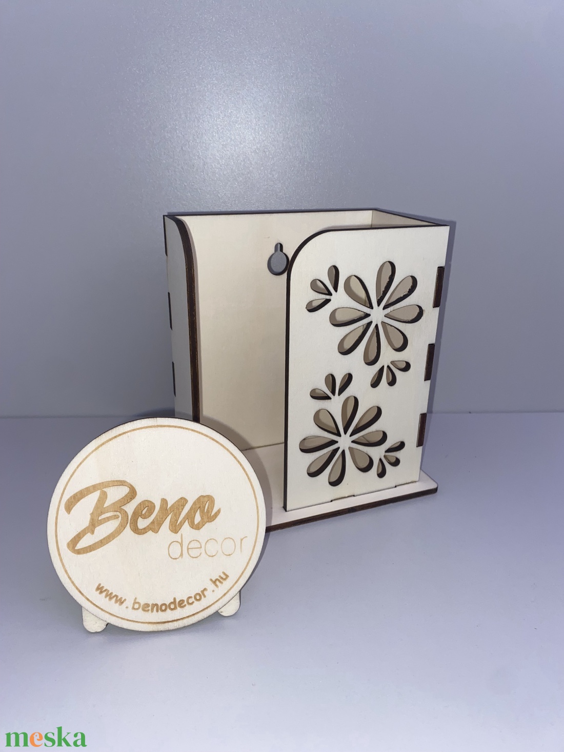 Fa zsebkendőtartó virágmintával - otthon & életmód - tárolás & rendszerezés - zsebkendőtartó - Meska.hu