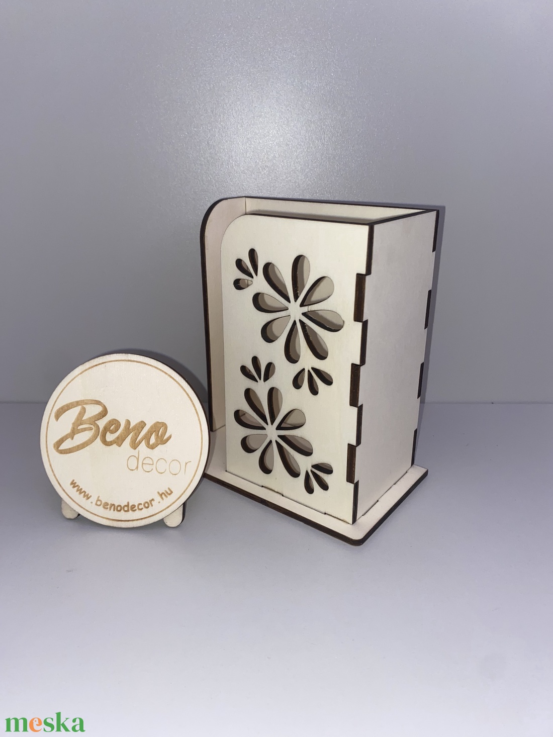 Fa zsebkendőtartó virágmintával - otthon & életmód - tárolás & rendszerezés - zsebkendőtartó - Meska.hu