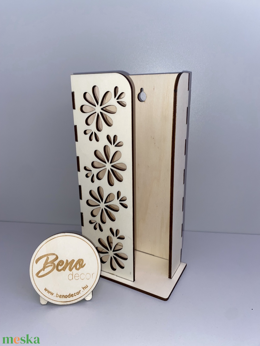 Falra akasztható zsebkendőtartó - lézervágott virág mintával - otthon & életmód - tárolás & rendszerezés - zsebkendőtartó - Meska.hu