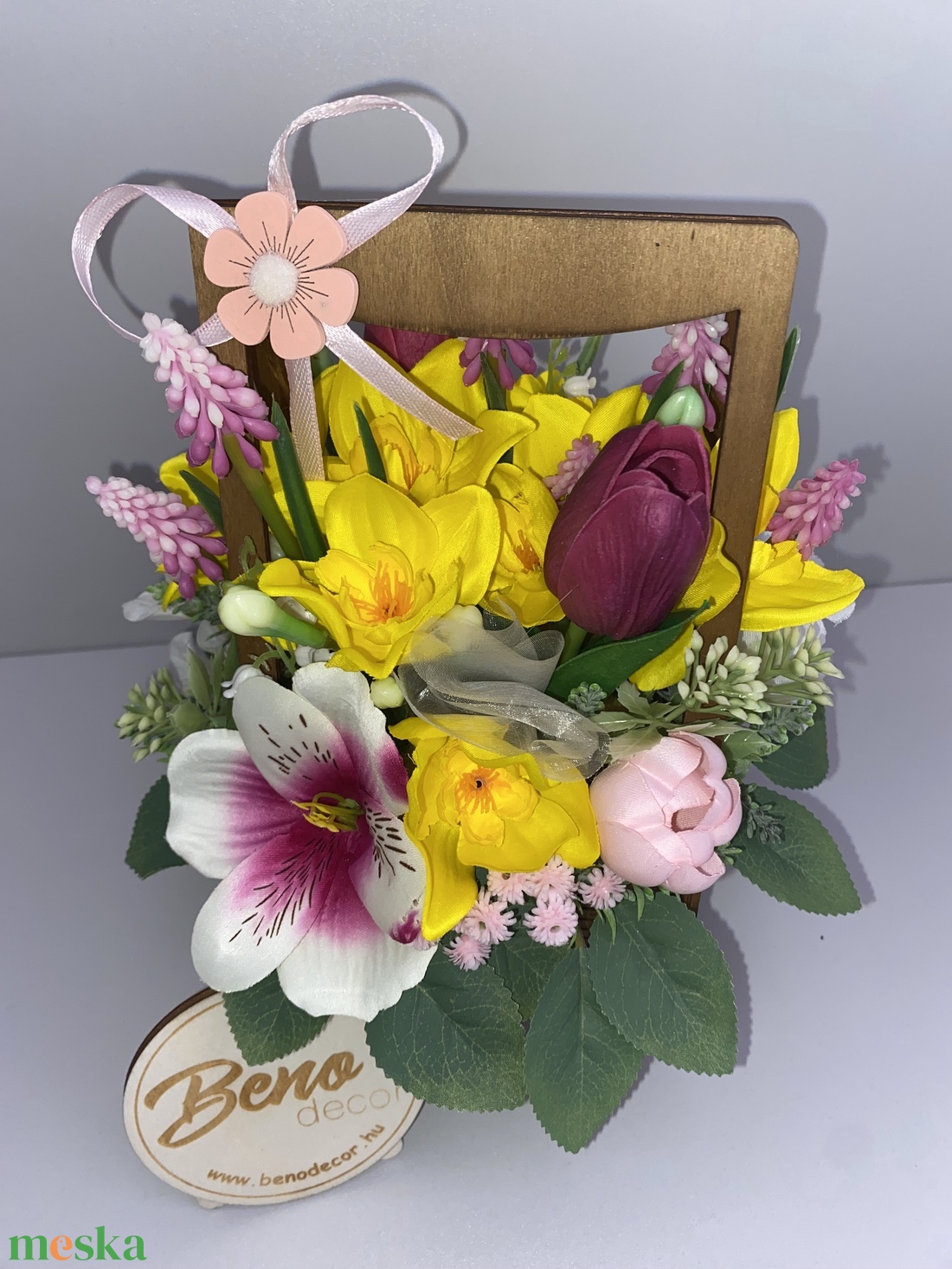 Virágkosár rózsaszín és sárga virágokkal - otthon & életmód - virágdekoráció - virágdíszek - asztali virágdísz - Meska.hu