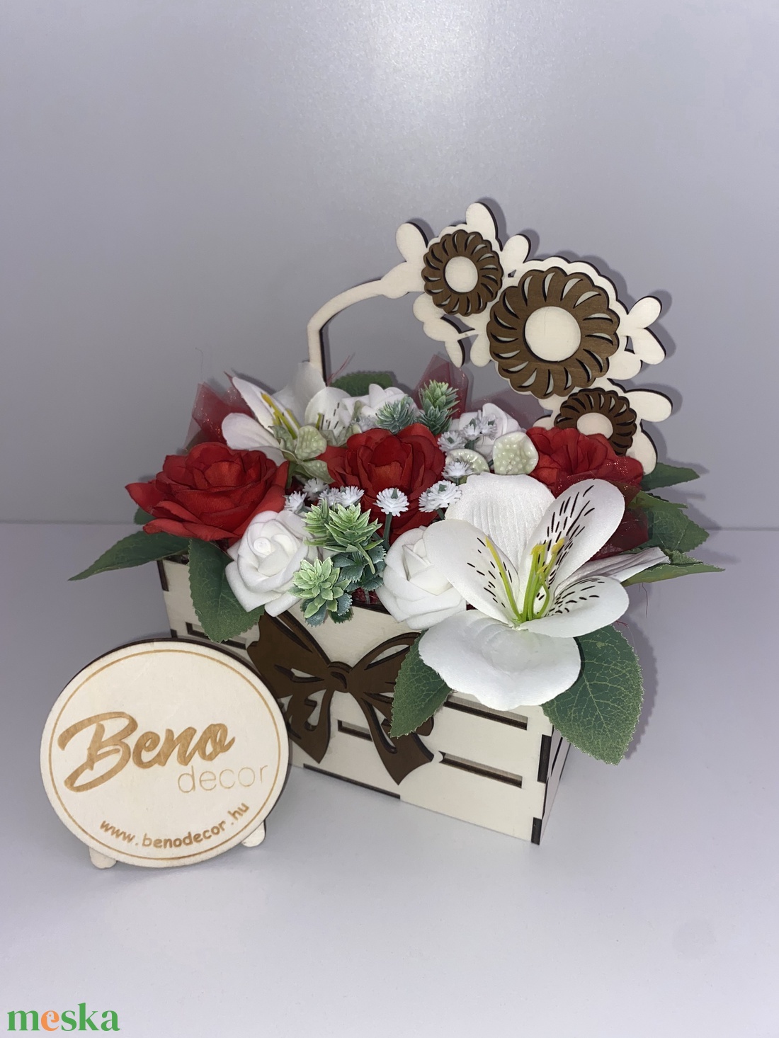 Virágos fa ajándékkosár rózsákkal - otthon & életmód - virágdekoráció - virágdíszek - virágdísz kaspóban - Meska.hu