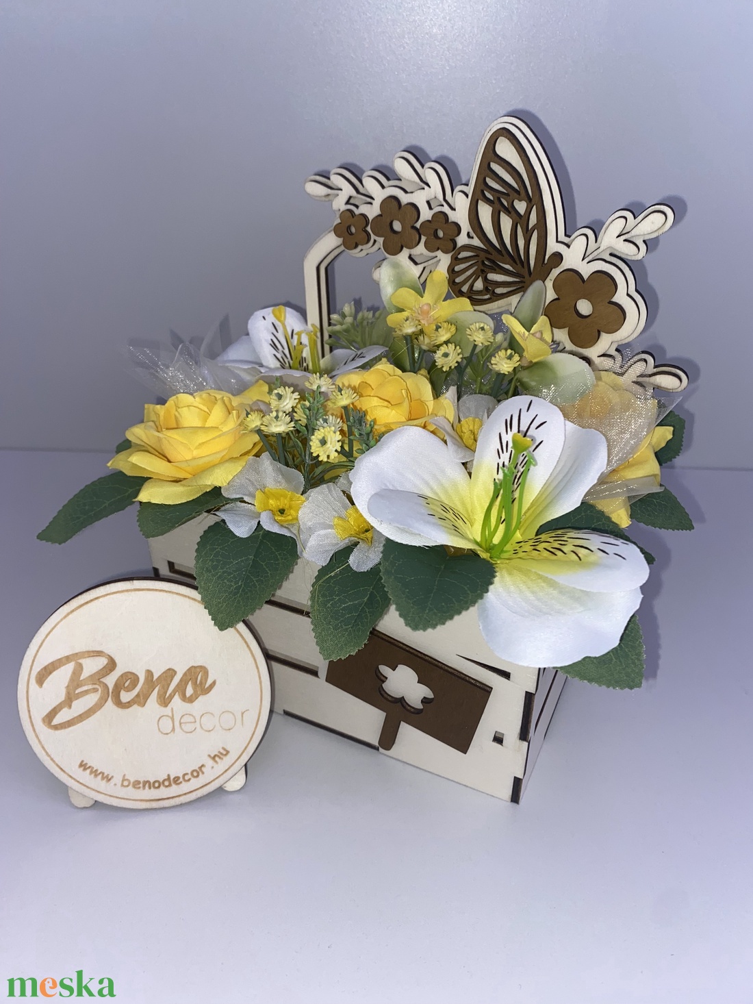 Virágos ajándékdoboz - otthon & életmód - virágdekoráció - virágdíszek - virágdísz kaspóban - Meska.hu