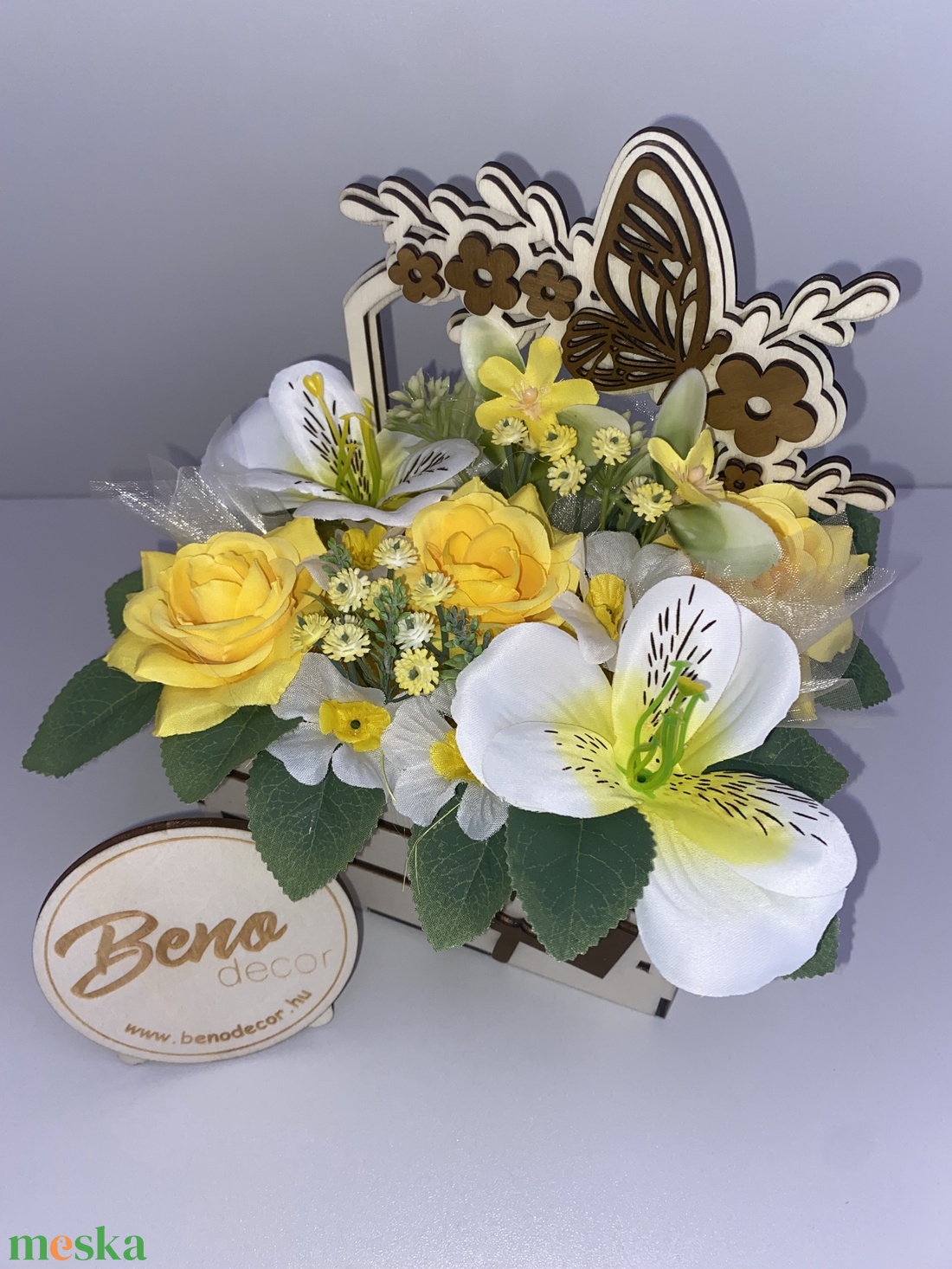 Virágos ajándékdoboz - otthon & életmód - virágdekoráció - virágdíszek - virágdísz kaspóban - Meska.hu