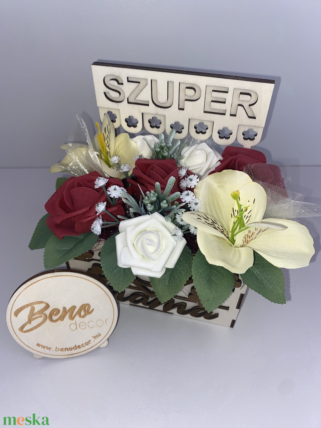 Szuper Mama virágdoboz � bordó, fehér és krémszínű virágokkal - otthon & életmód - virágdekoráció - virágdíszek - virágdísz kaspóban - Meska.hu