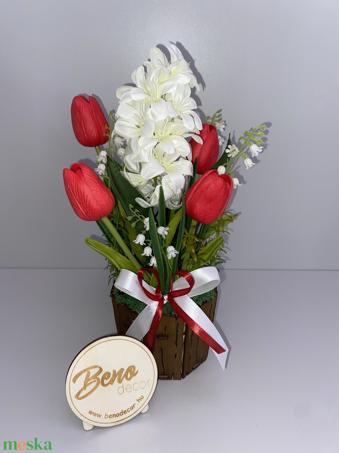 Tavaszi virágkompozíció kaspóban � fehér jácintos tulipános dekoráció - otthon & életmód - virágdekoráció - virágdíszek - virágdísz kaspóban - Meska.hu