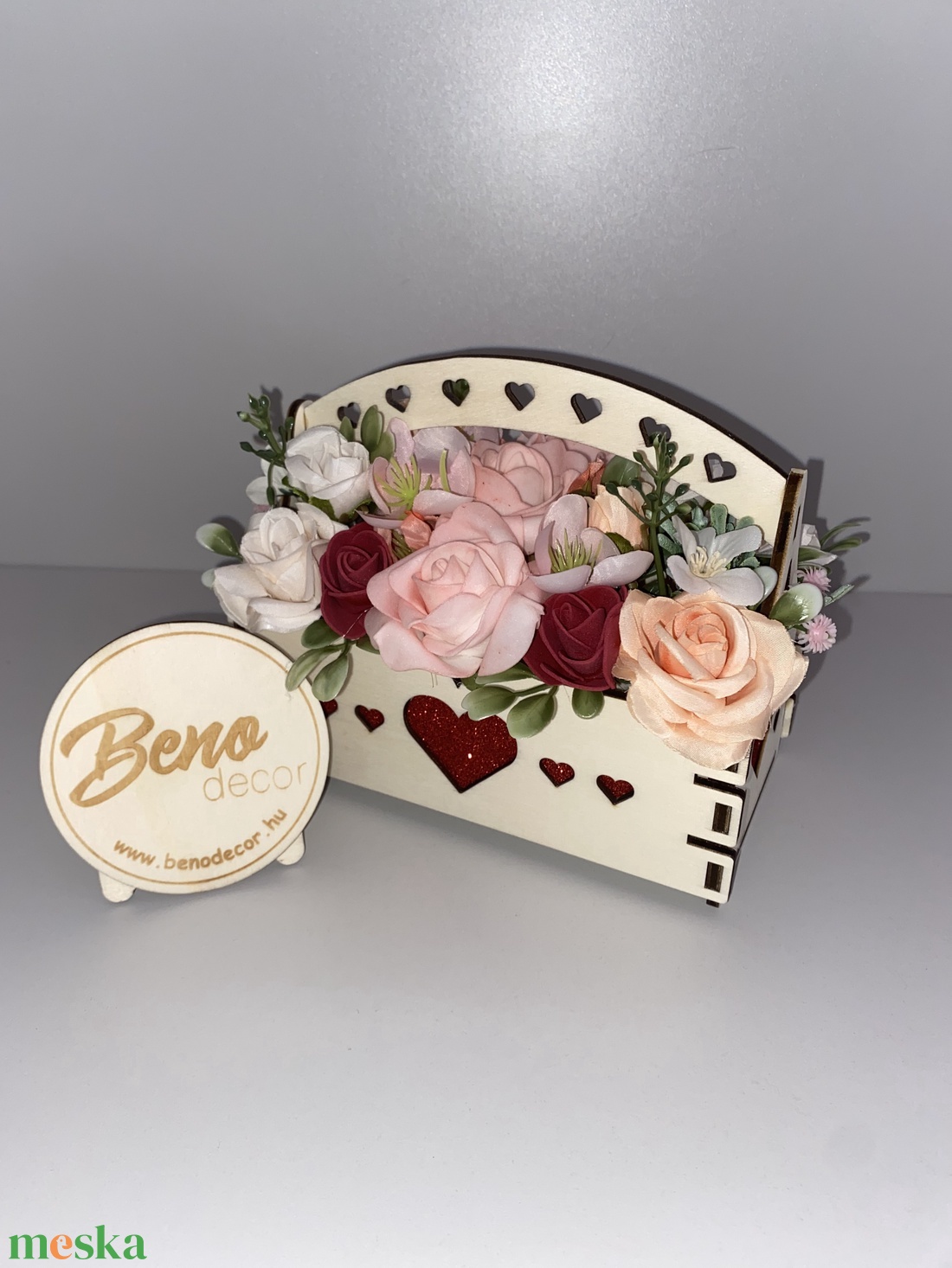 Virágkosár fa tartóban - otthon & életmód - virágdekoráció - virágok - virágbox - Meska.hu