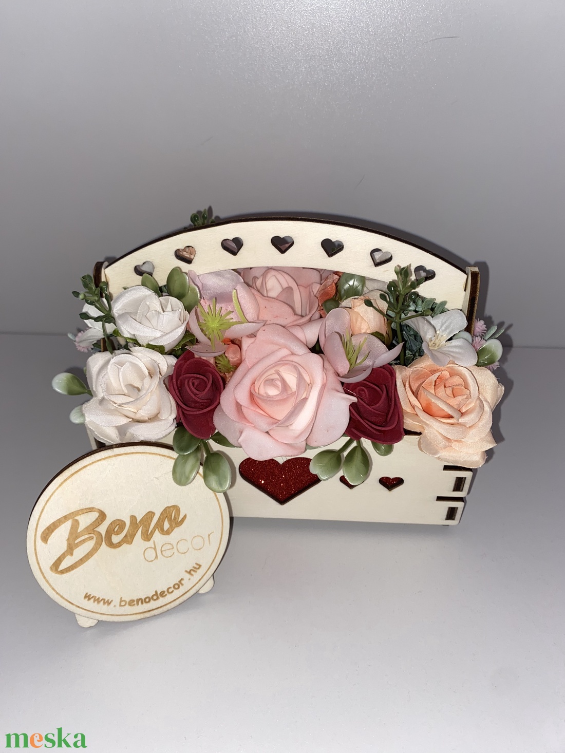 Virágkosár fa tartóban - otthon & életmód - virágdekoráció - virágok - virágbox - Meska.hu