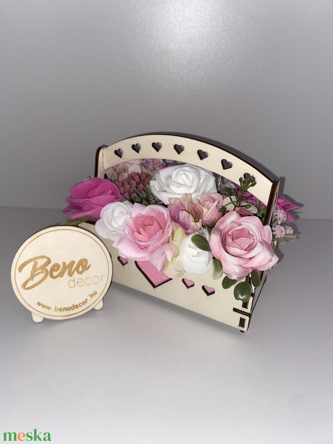 Virágkosár fa tartóban - otthon & életmód - virágdekoráció - virágok - virágbox - Meska.hu