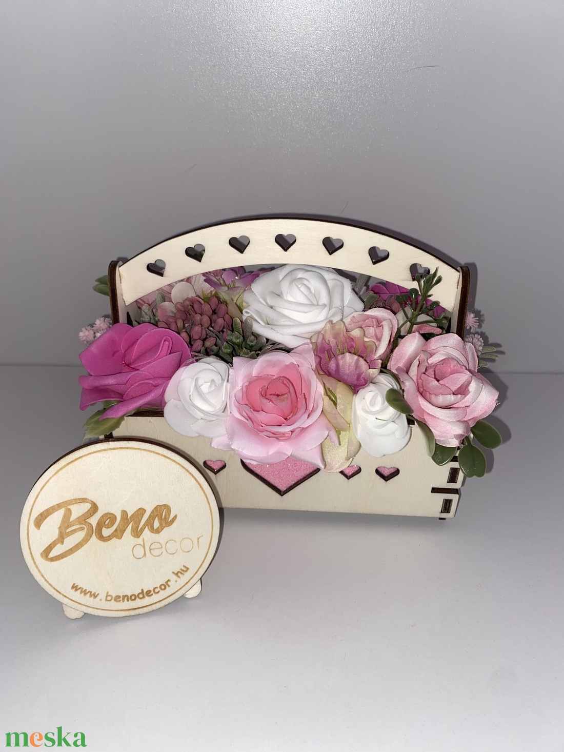 Virágkosár fa tartóban - otthon & életmód - virágdekoráció - virágok - virágbox - Meska.hu