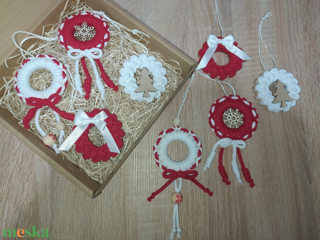 Makramé karácsonyfa dísz - karácsony - karácsonyi lakásdekoráció - karácsonyfadíszek - Meska.hu Makramé karácsonyfa dísz - karácsony - karácsonyi lakásdekoráció - karácsonyfadíszek - Meska.hu