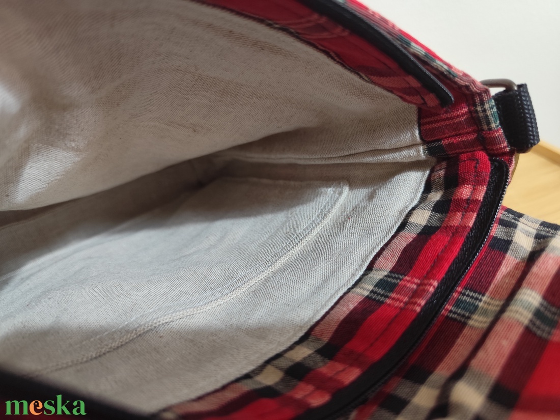 Mini crossbody táska  - táska & tok - kézitáska & válltáska - vállon átvethető táska - Meska.hu