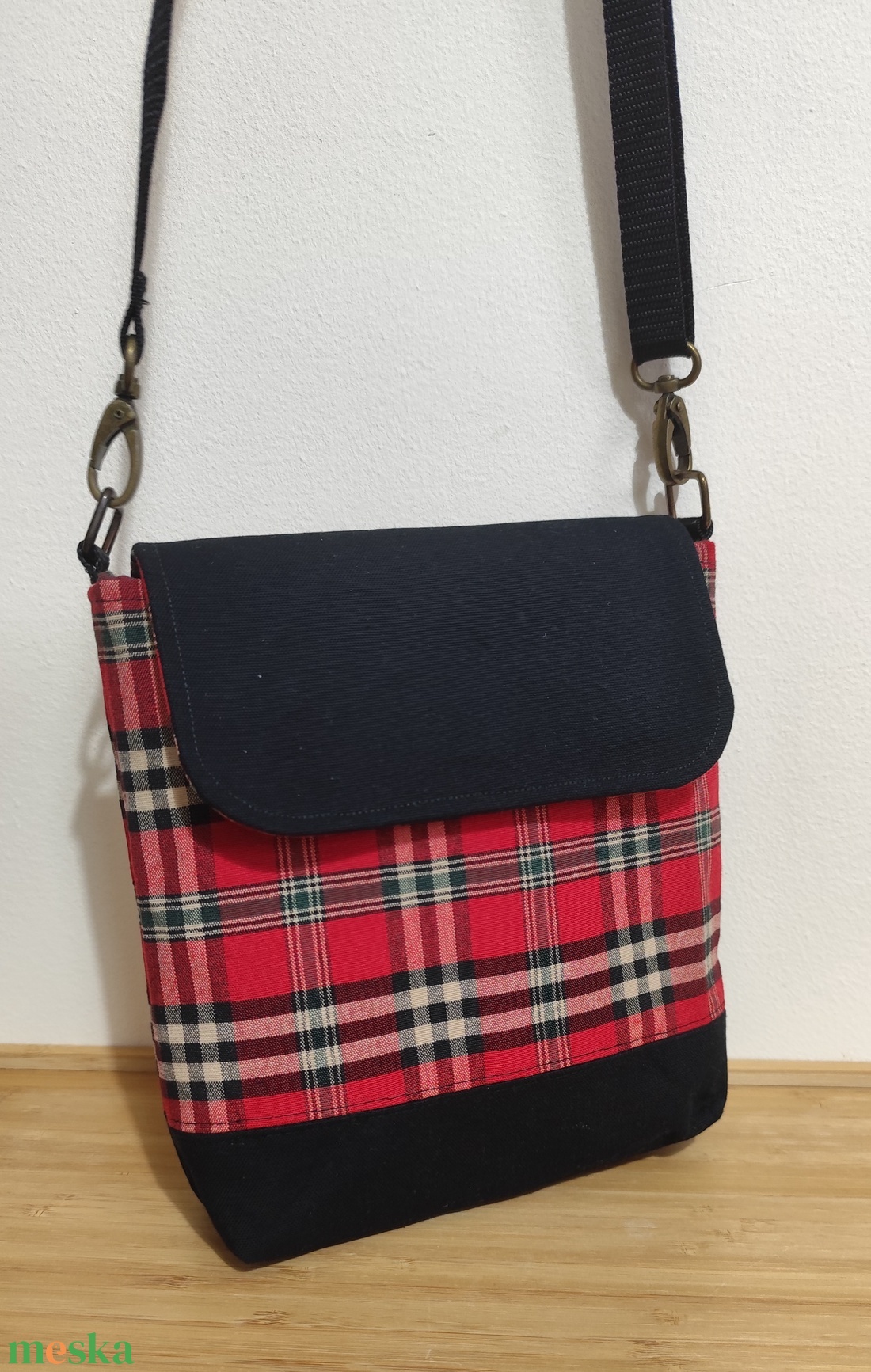 Mini crossbody táska  - táska & tok - kézitáska & válltáska - vállon átvethető táska - Meska.hu