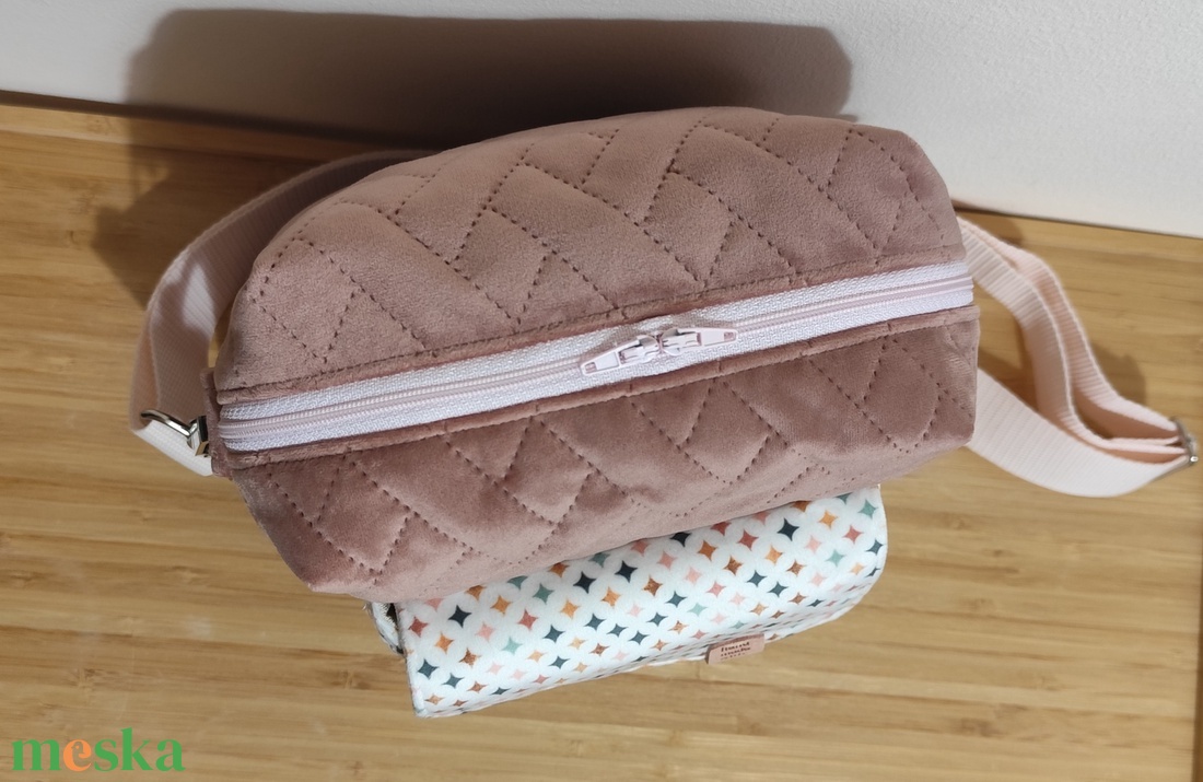 Oldaltáska  - táska & tok - kézitáska & válltáska - vállon átvethető táska - Meska.hu