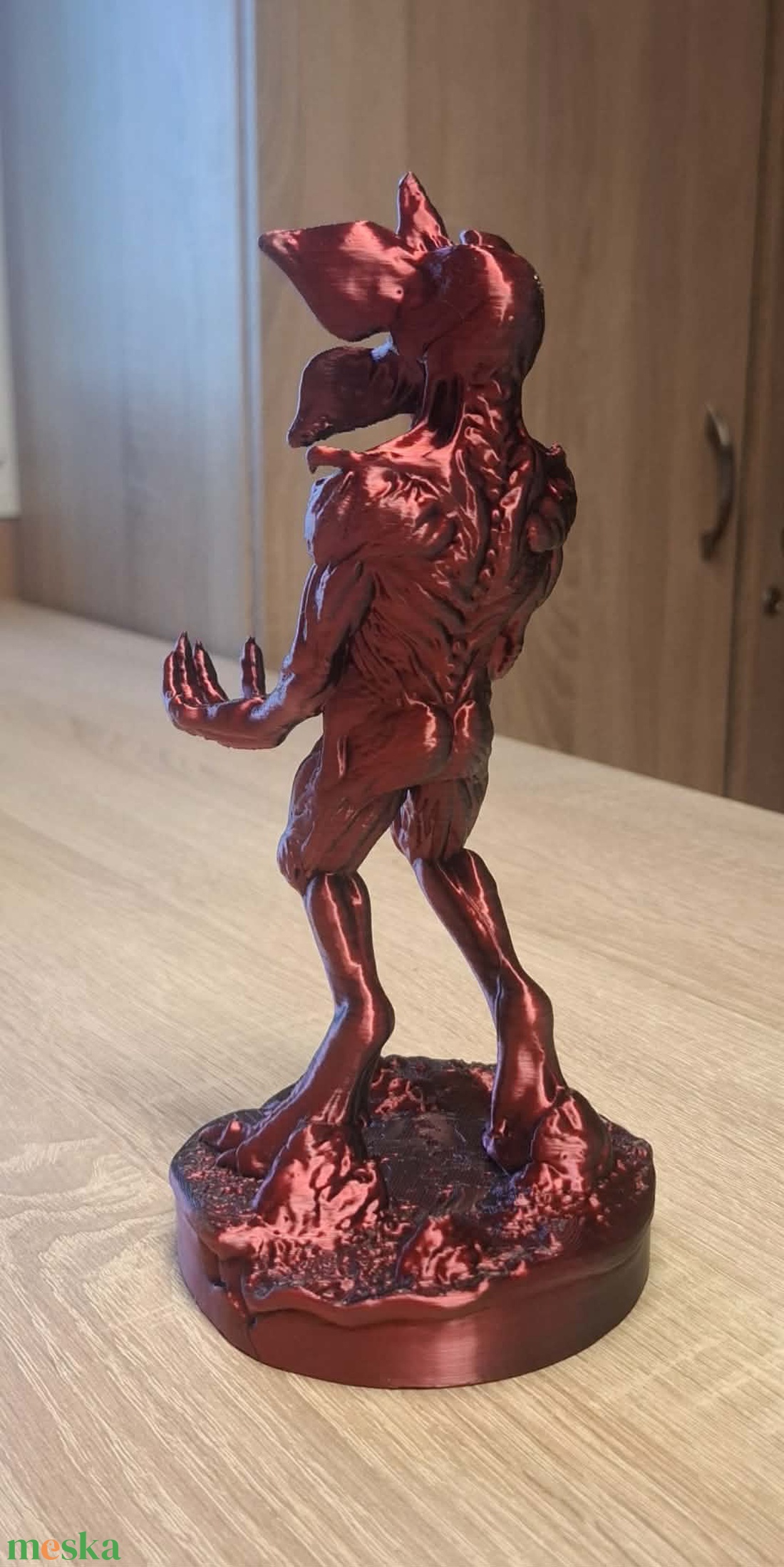 Stranger Things Demogorgon telefon/kontroller tartó - otthon & életmód - dekoráció - dekoratív figurák és szobrok - Meska.hu