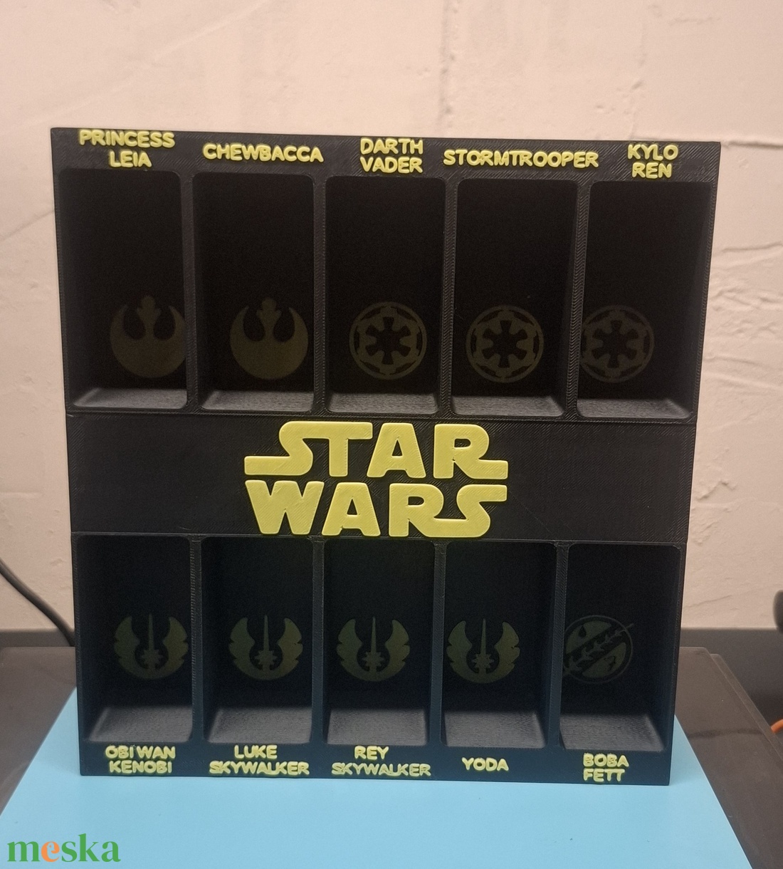 Kinder Star Wars figura tartó - otthon & életmód - dekoráció - asztal és polc dekoráció - díszdoboz - Meska.hu