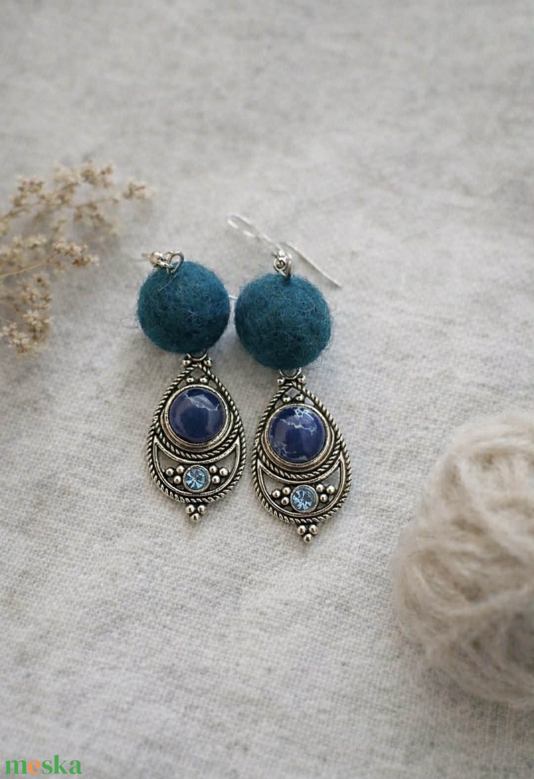 Sötétkék nemez fülbevaló - ékszer - fülbevaló - lógó fülbevaló - Meska.hu