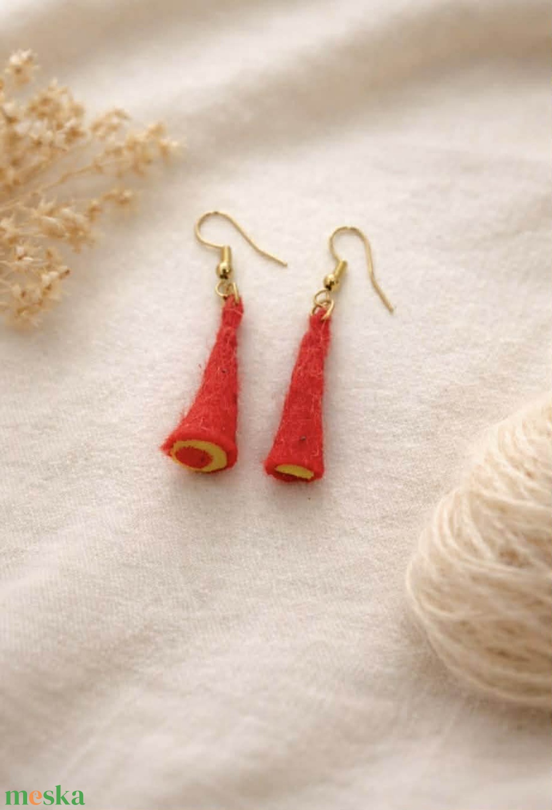 Piros nemez fülbevaló - ékszer - fülbevaló - lógó fülbevaló - Meska.hu