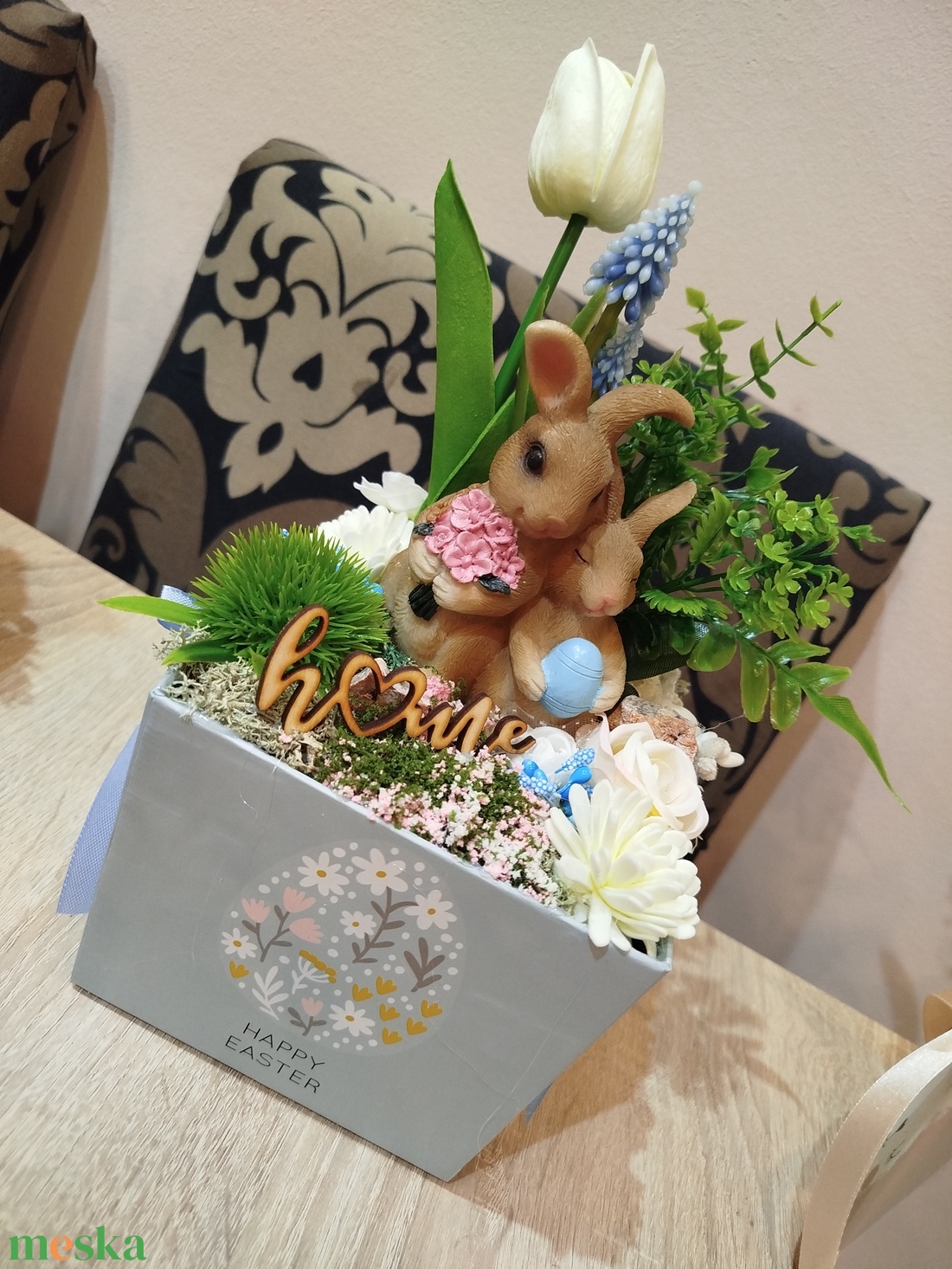Nyuszis tavaszi asztaldísz - ünnepi díszek, dekorációk - húsvéti díszek és dekorációk - húsvéti virágos díszek - Meska.hu